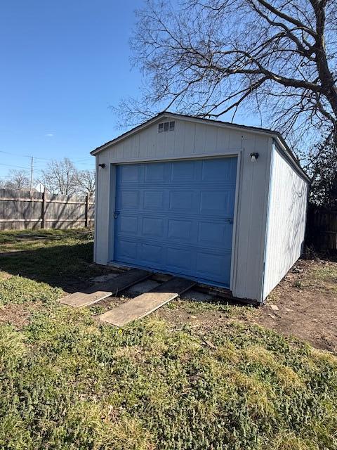 209 South Gilmore Avenue Property Photo 31