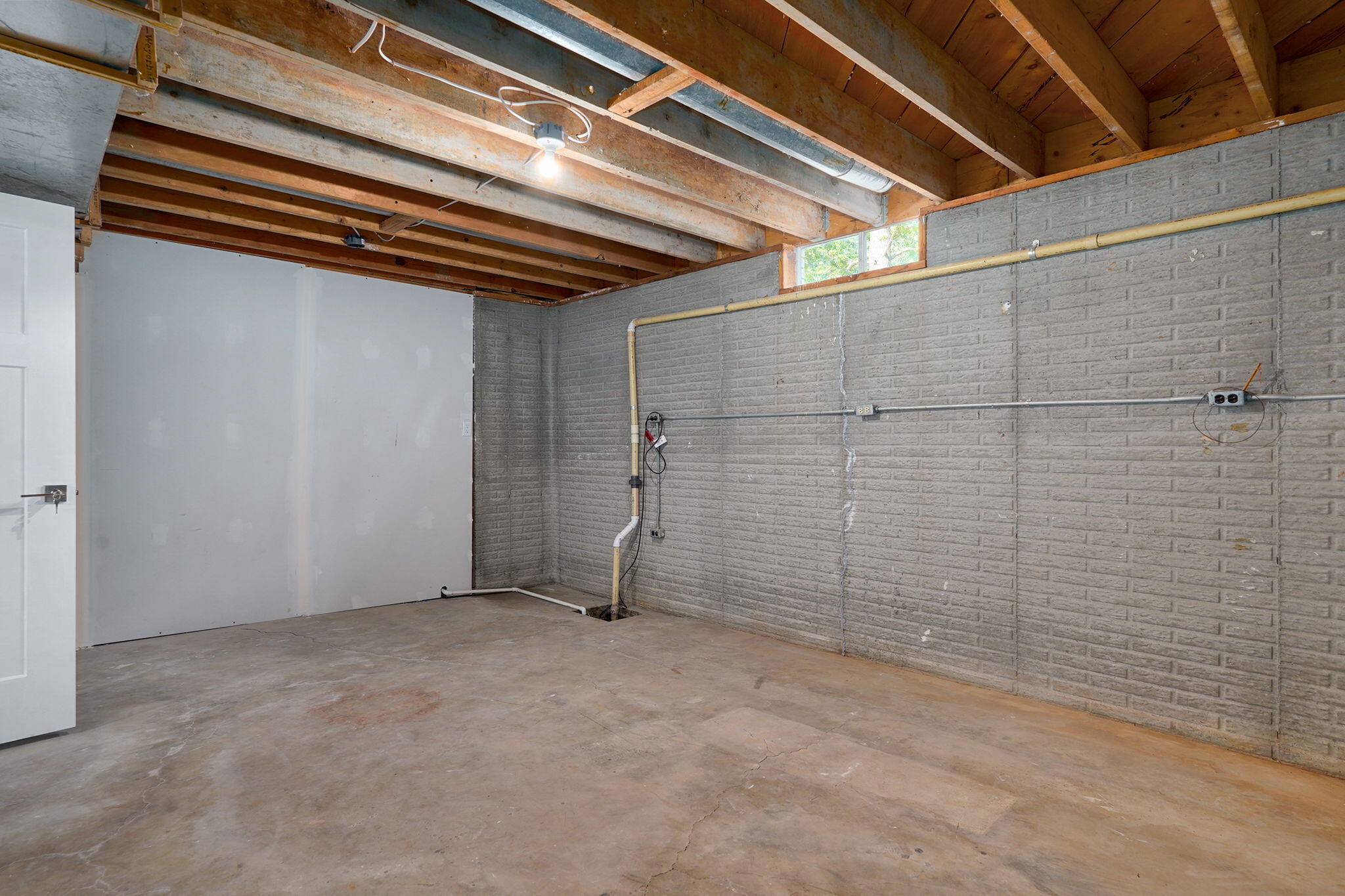 2418 South Farm Road 237 Property Photo 40