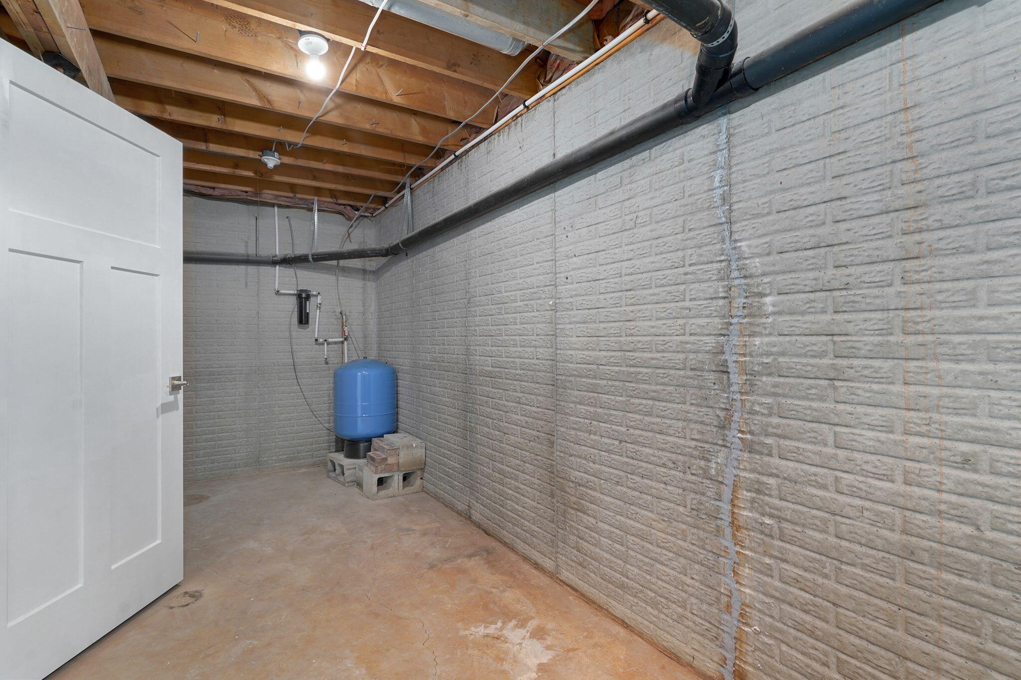 2418 South Farm Road 237 Property Photo 41