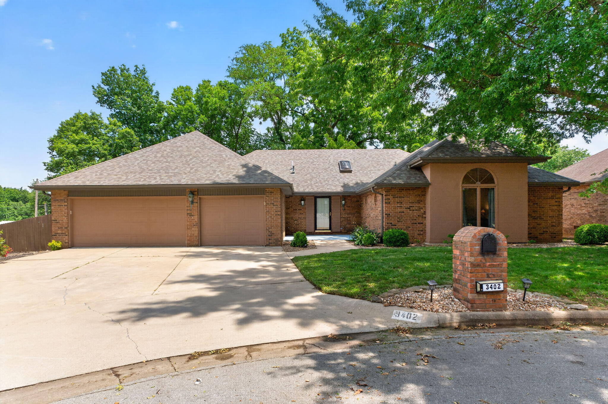 3402 South Valley View Avenue Property Photo 1