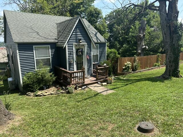 307 West Leyda Avenue Property Photo 2