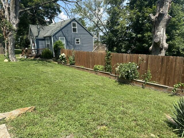 307 West Leyda Avenue Property Photo 3