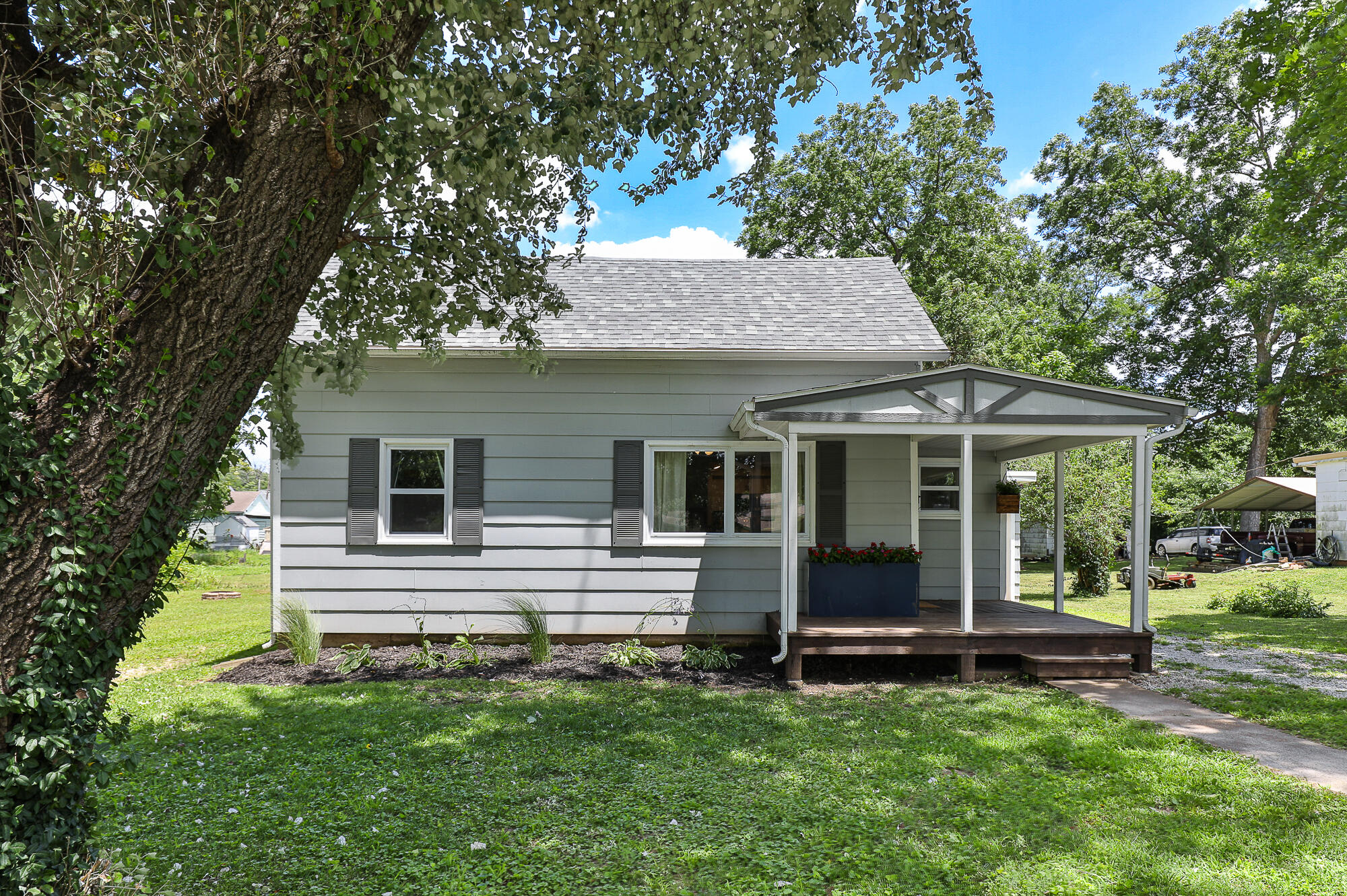 526 North Springfield Avenue Property Photo 2
