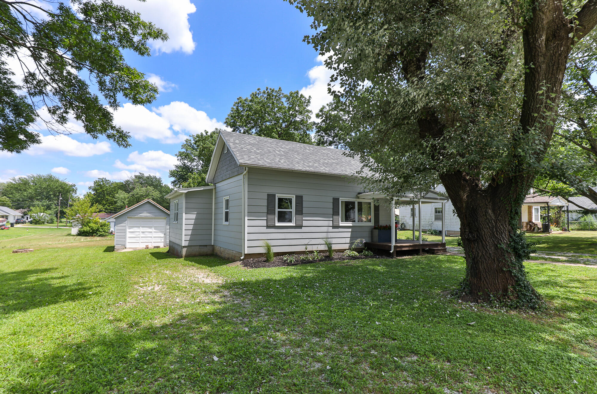 526 North Springfield Avenue Property Photo 3