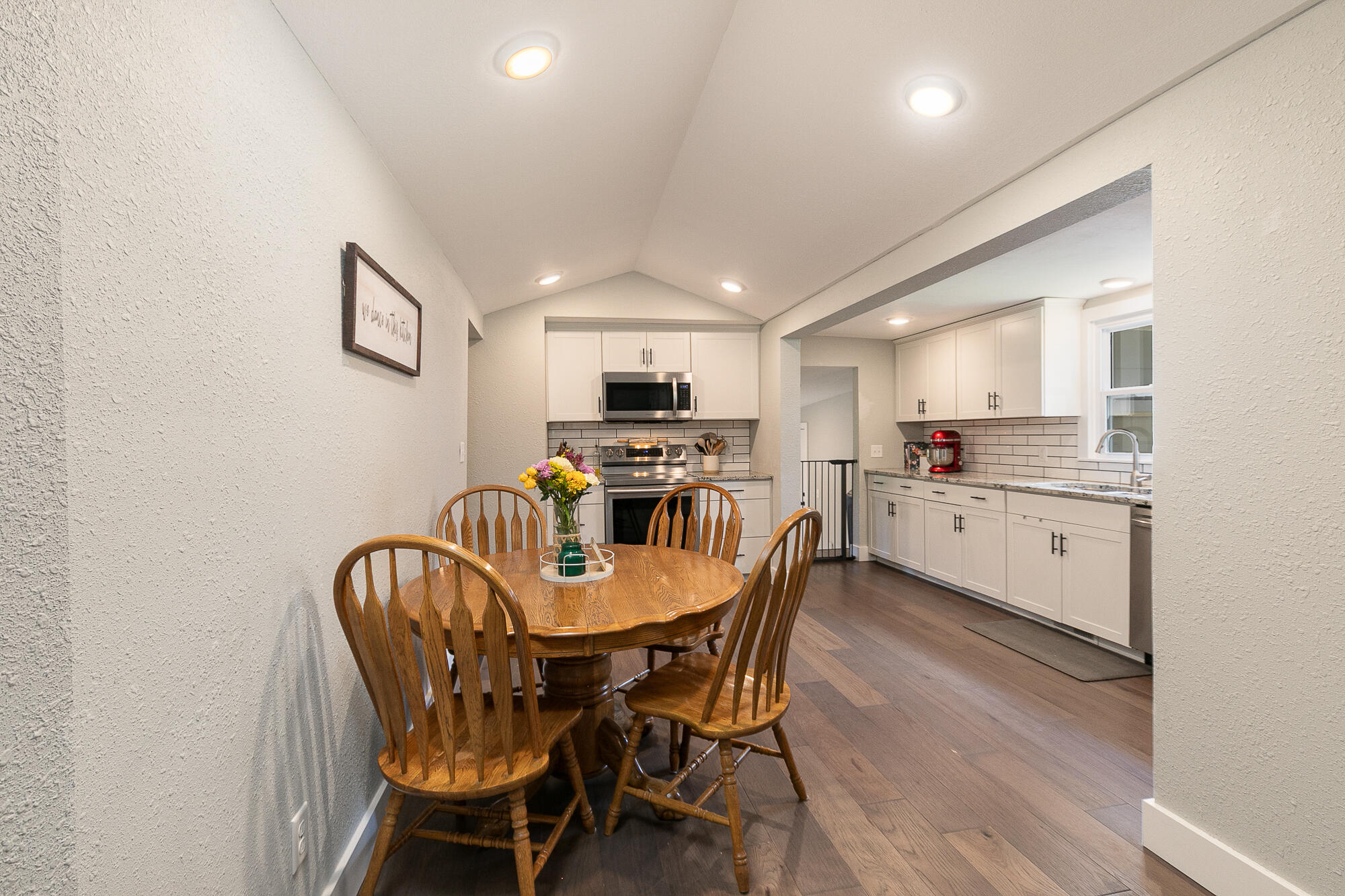 526 North Springfield Avenue Property Photo 9