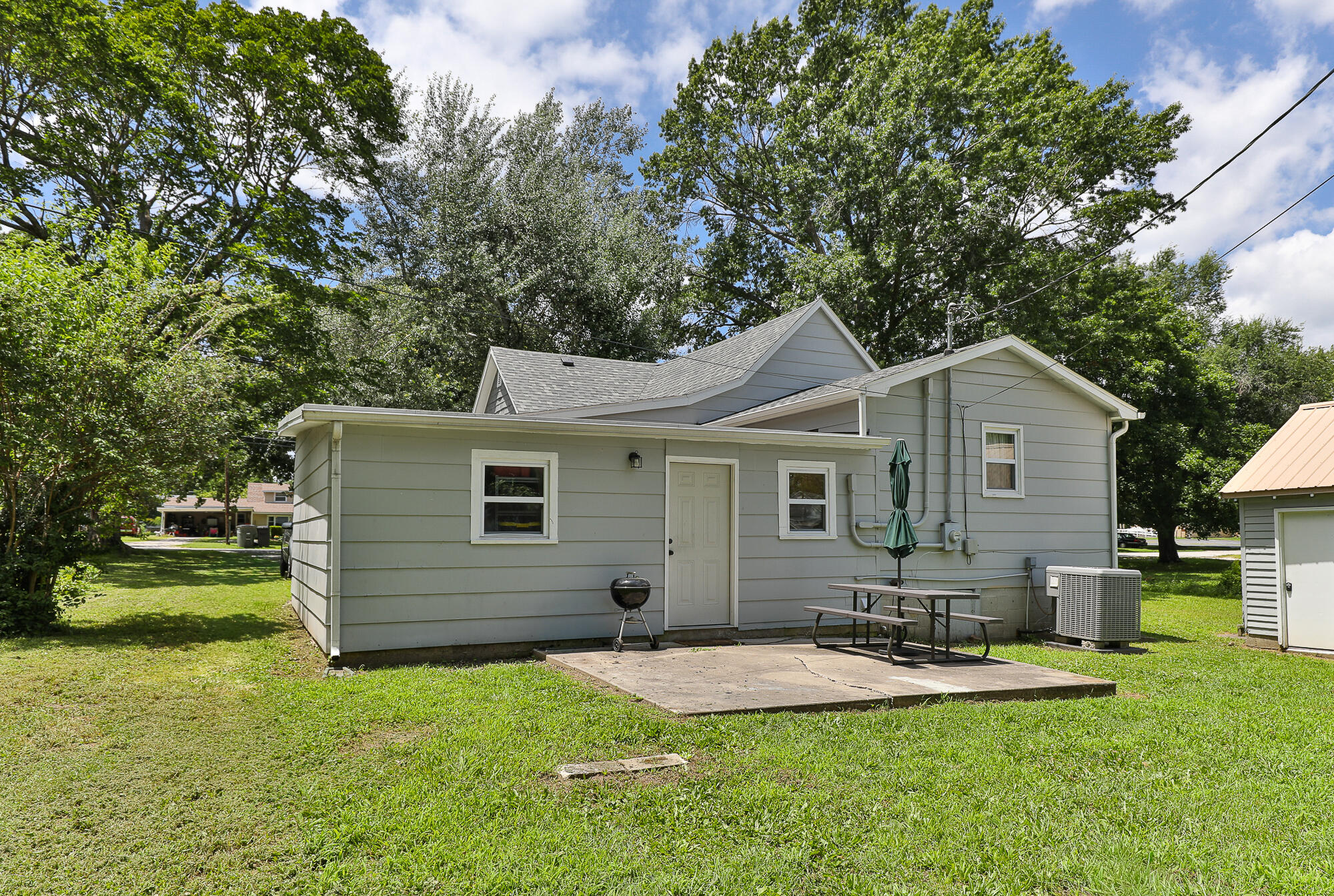 526 North Springfield Avenue Property Photo 28