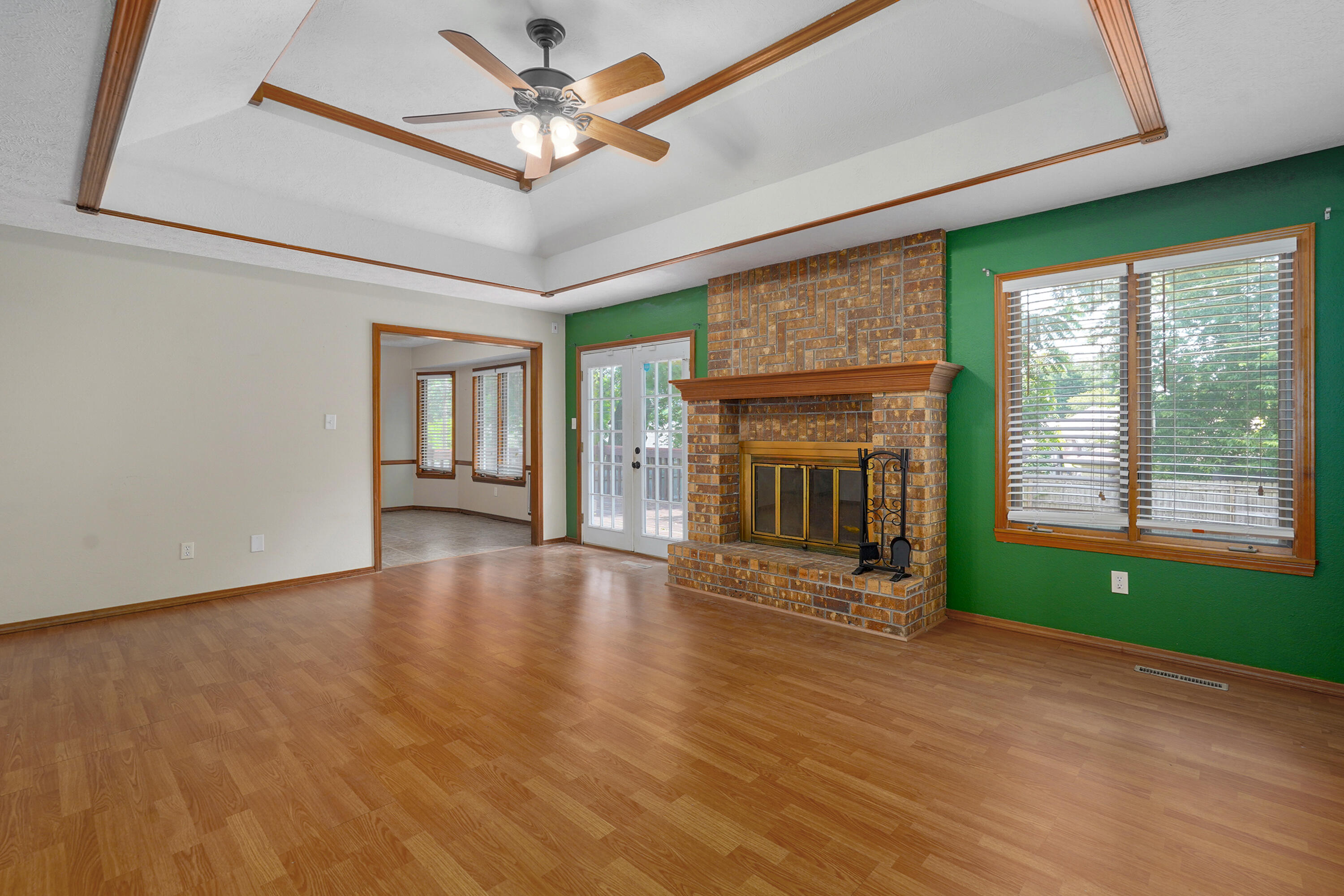 3484 South Meadowlark Avenue Property Photo 2
