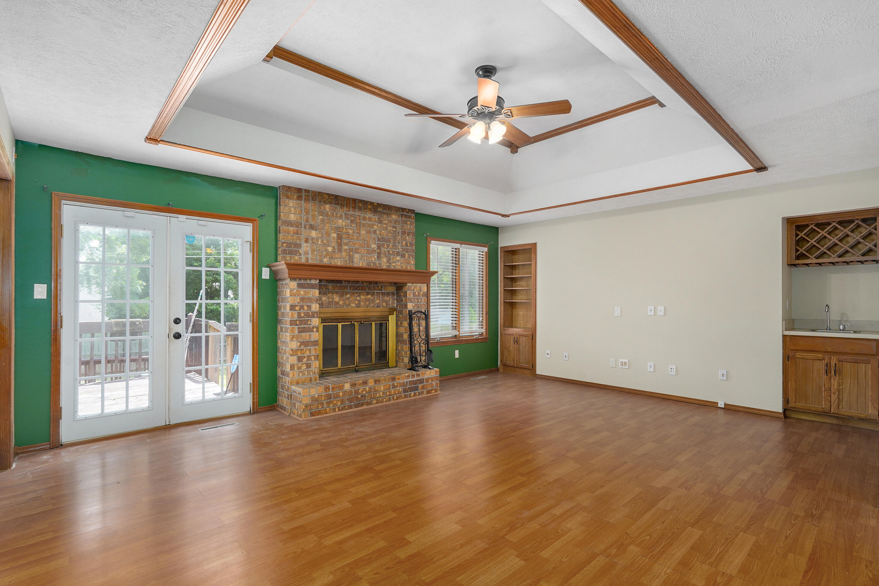3484 South Meadowlark Avenue Property Photo 3