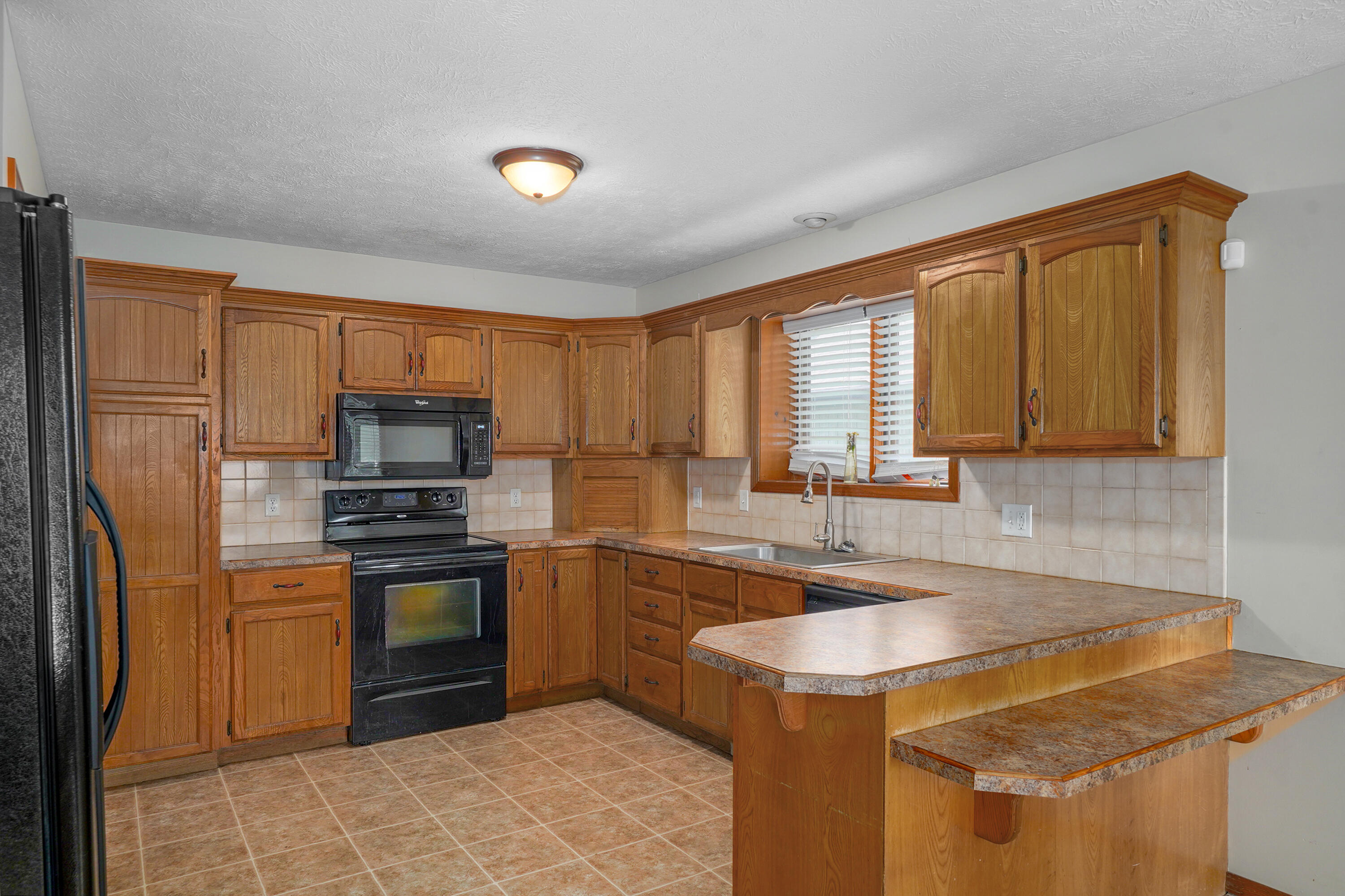 3484 South Meadowlark Avenue Property Photo 4