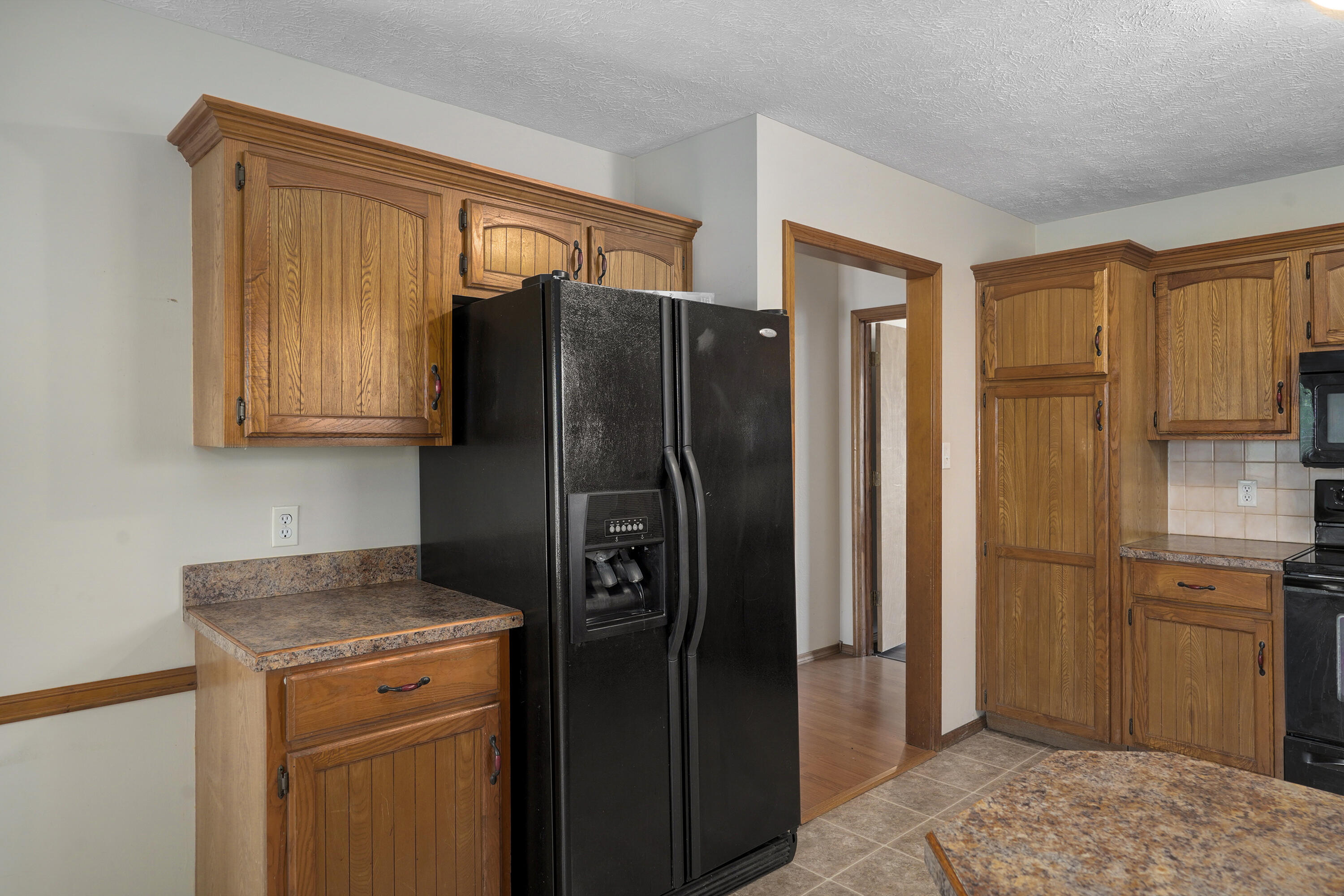 3484 South Meadowlark Avenue Property Photo 6