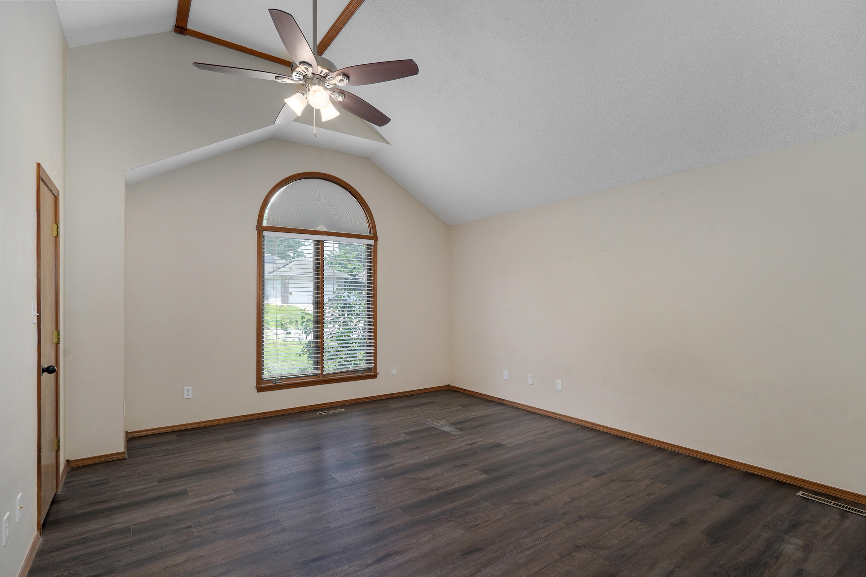 3484 South Meadowlark Avenue Property Photo 13