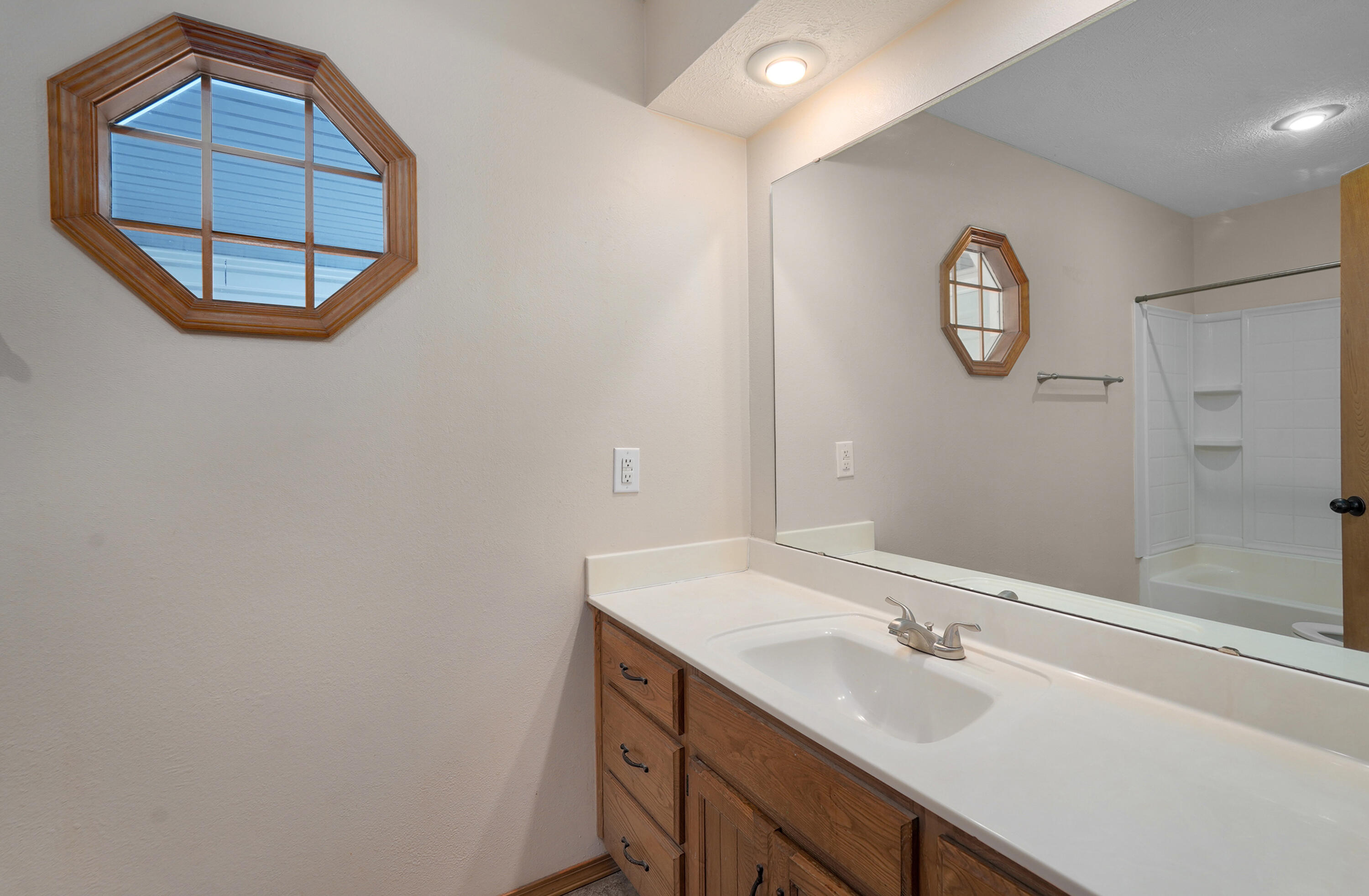 3484 South Meadowlark Avenue Property Photo 17
