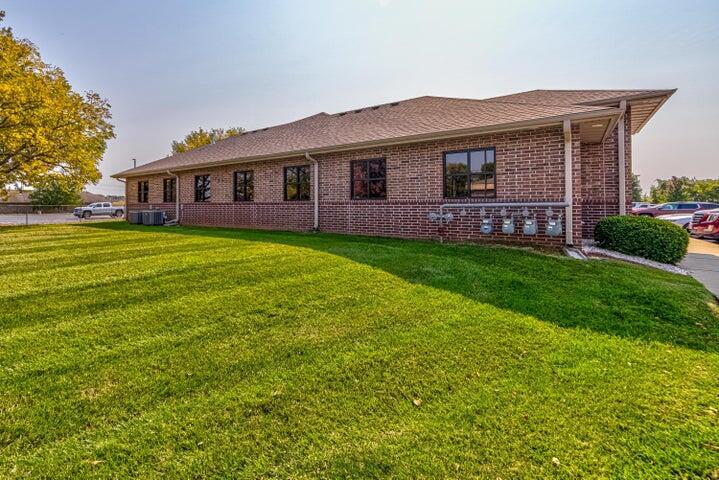 636 West Republic Road B100 Property Photo 6