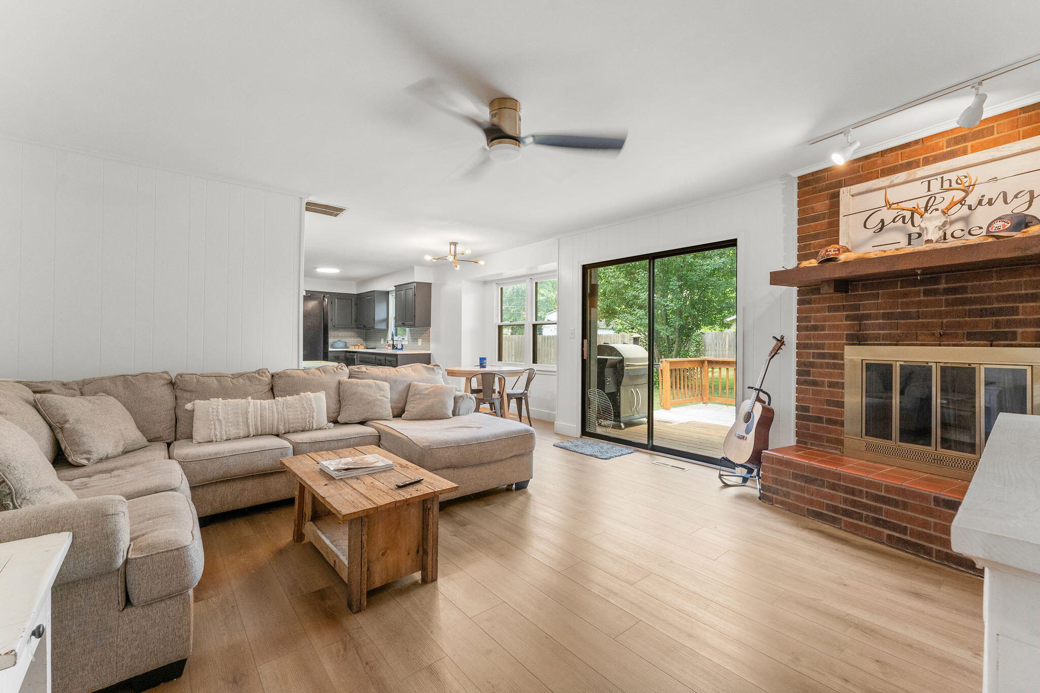 1209 West Berkeley Street Property Photo 6