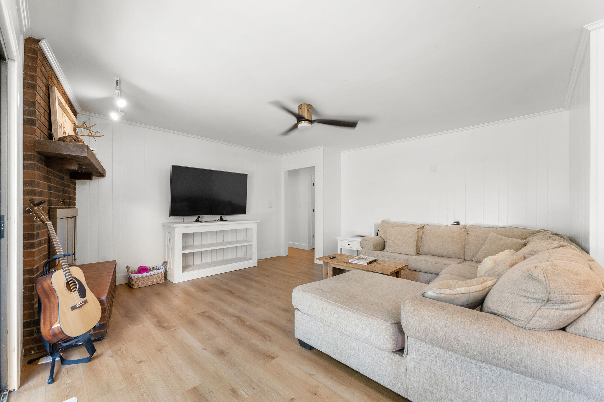 1209 West Berkeley Street Property Photo 7