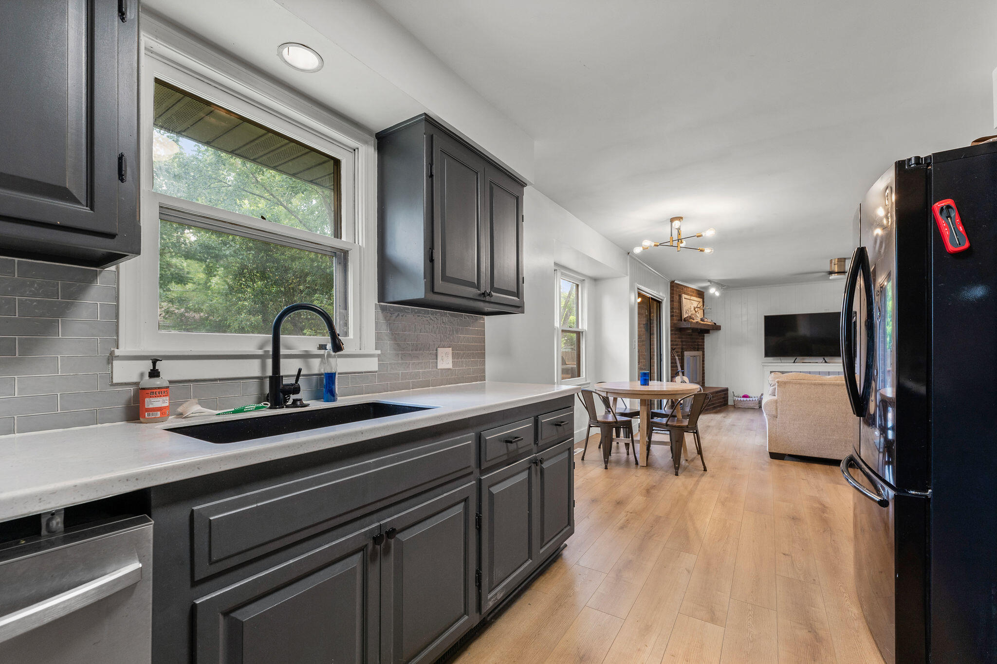 1209 West Berkeley Street Property Photo 12