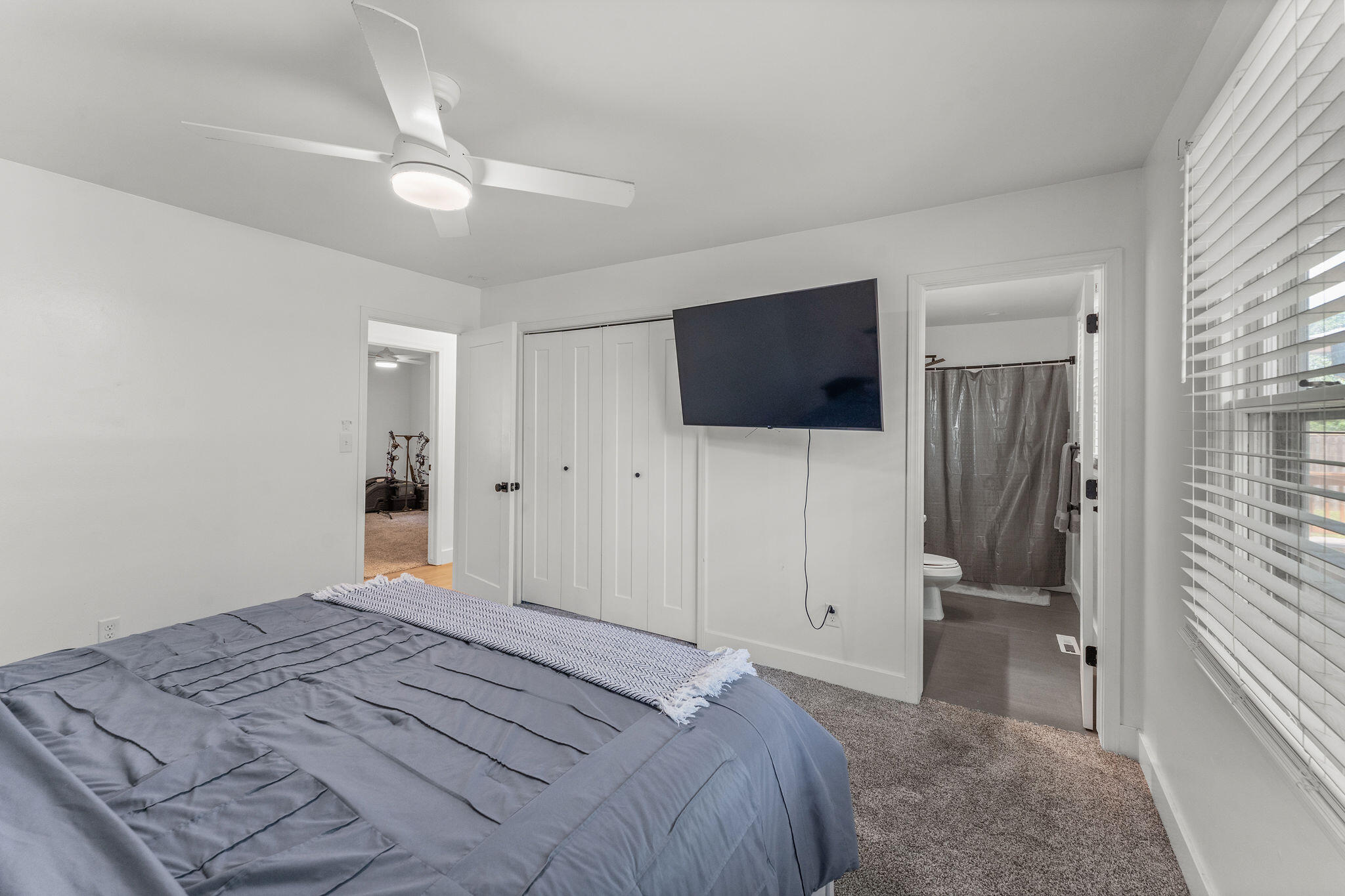 1209 West Berkeley Street Property Photo 14