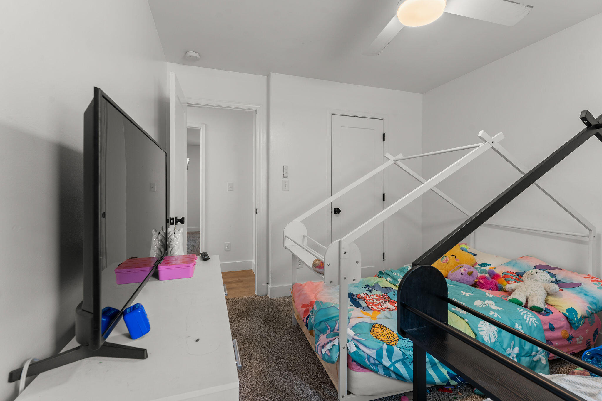 1209 West Berkeley Street Property Photo 18