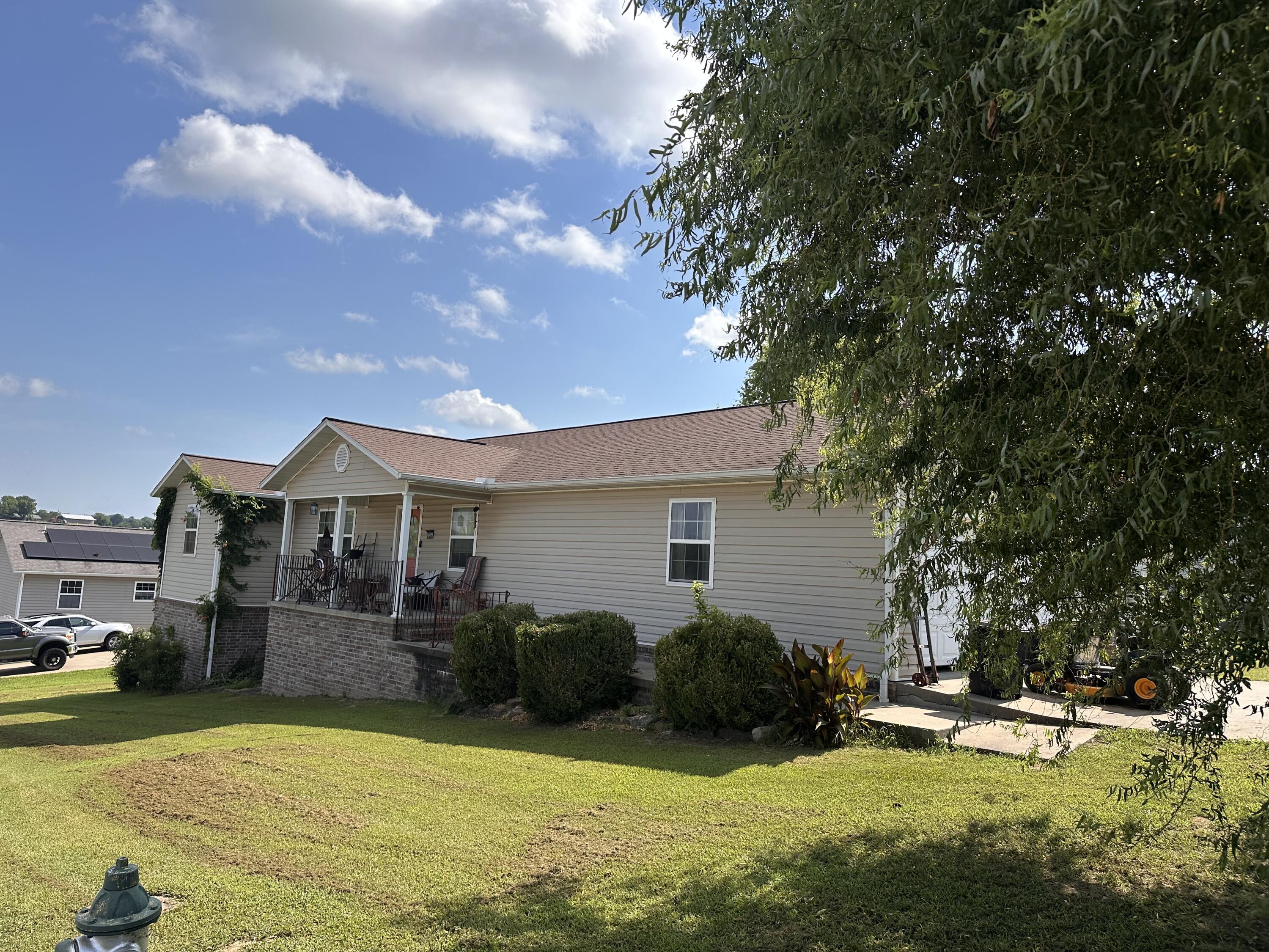 604 Paradise Heights Drive Property Photo 3