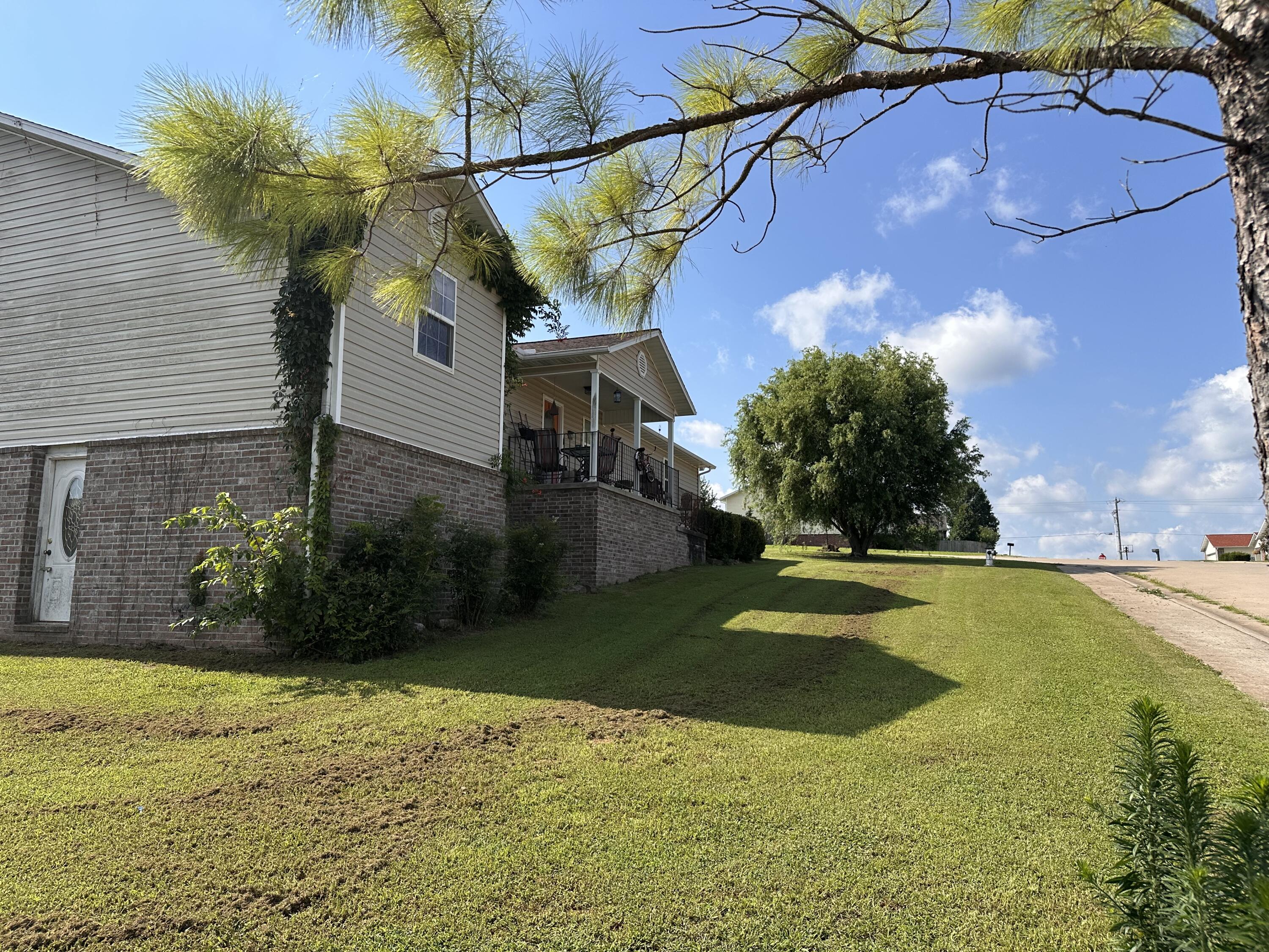 604 Paradise Heights Drive Property Photo 9