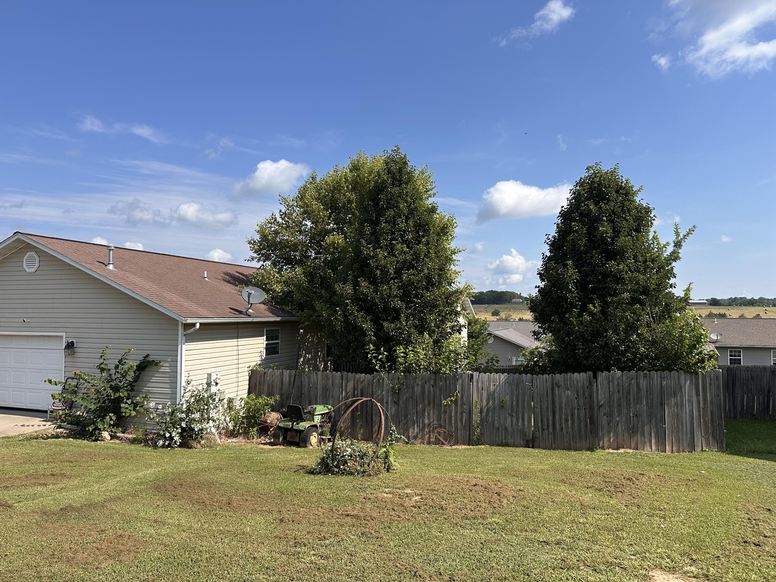 604 Paradise Heights Drive Property Photo 12
