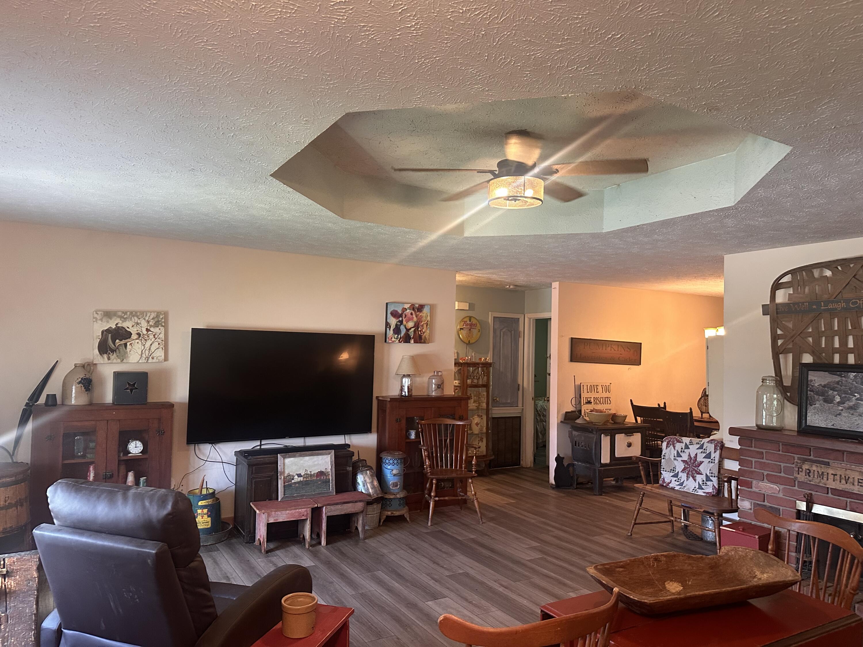 604 Paradise Heights Drive Property Photo 23