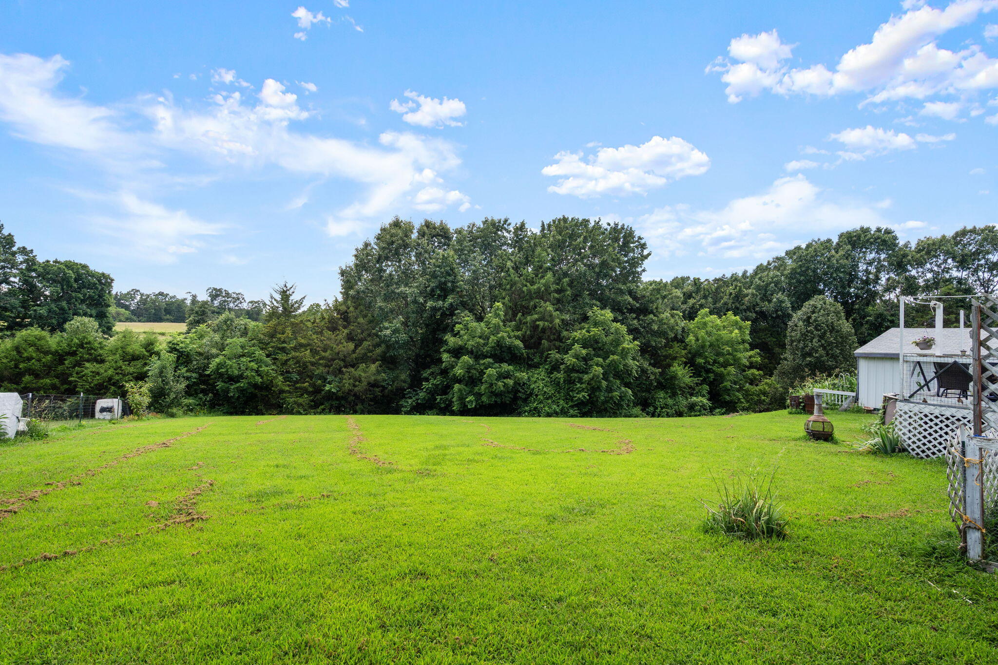 64 Grand Imperial Drive Property Photo 33
