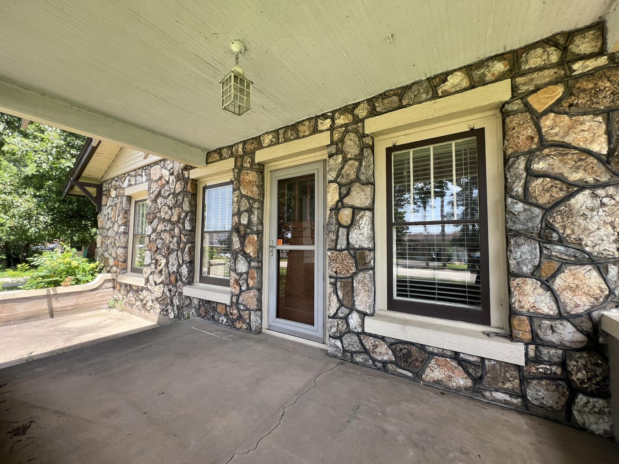 221 Monroe Street Property Photo 10