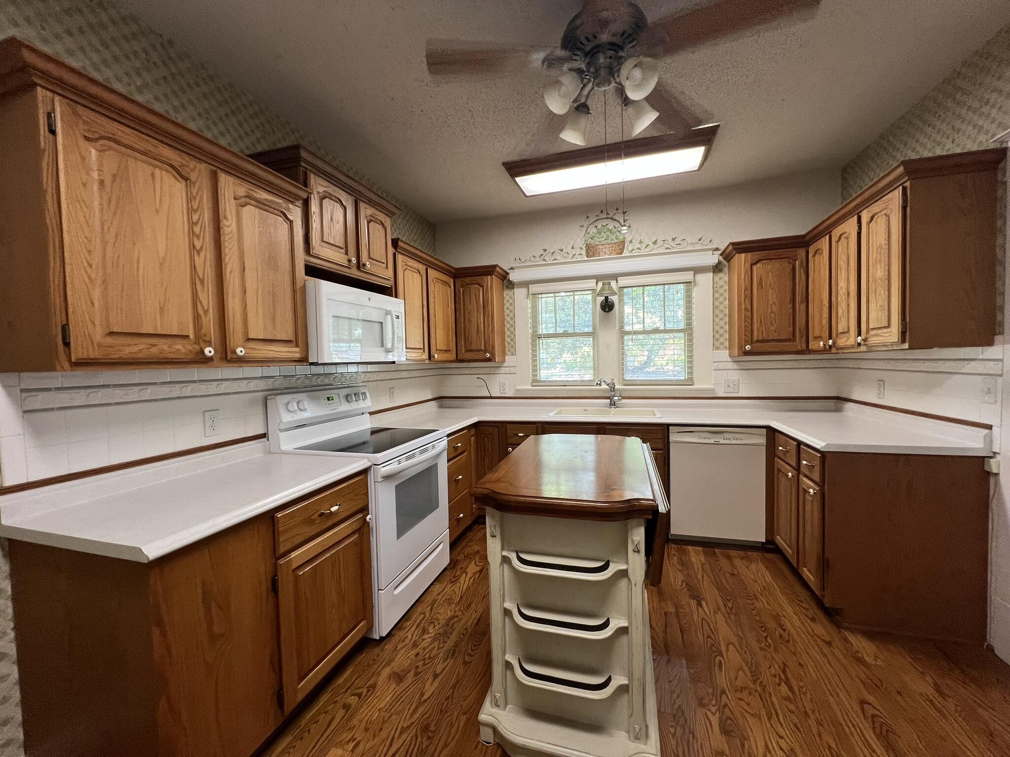 221 Monroe Street Property Photo 25