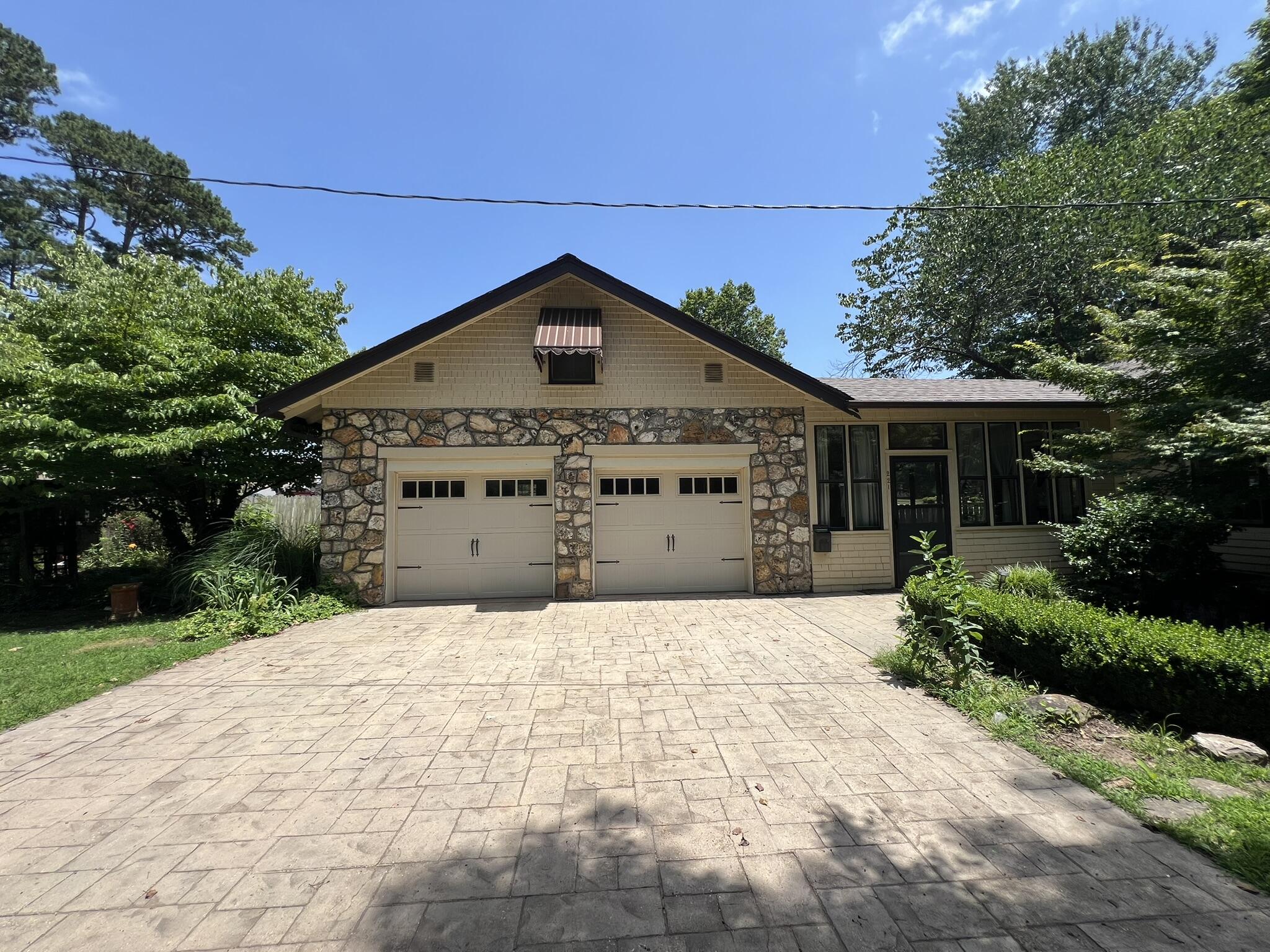 221 Monroe Street Property Photo 50
