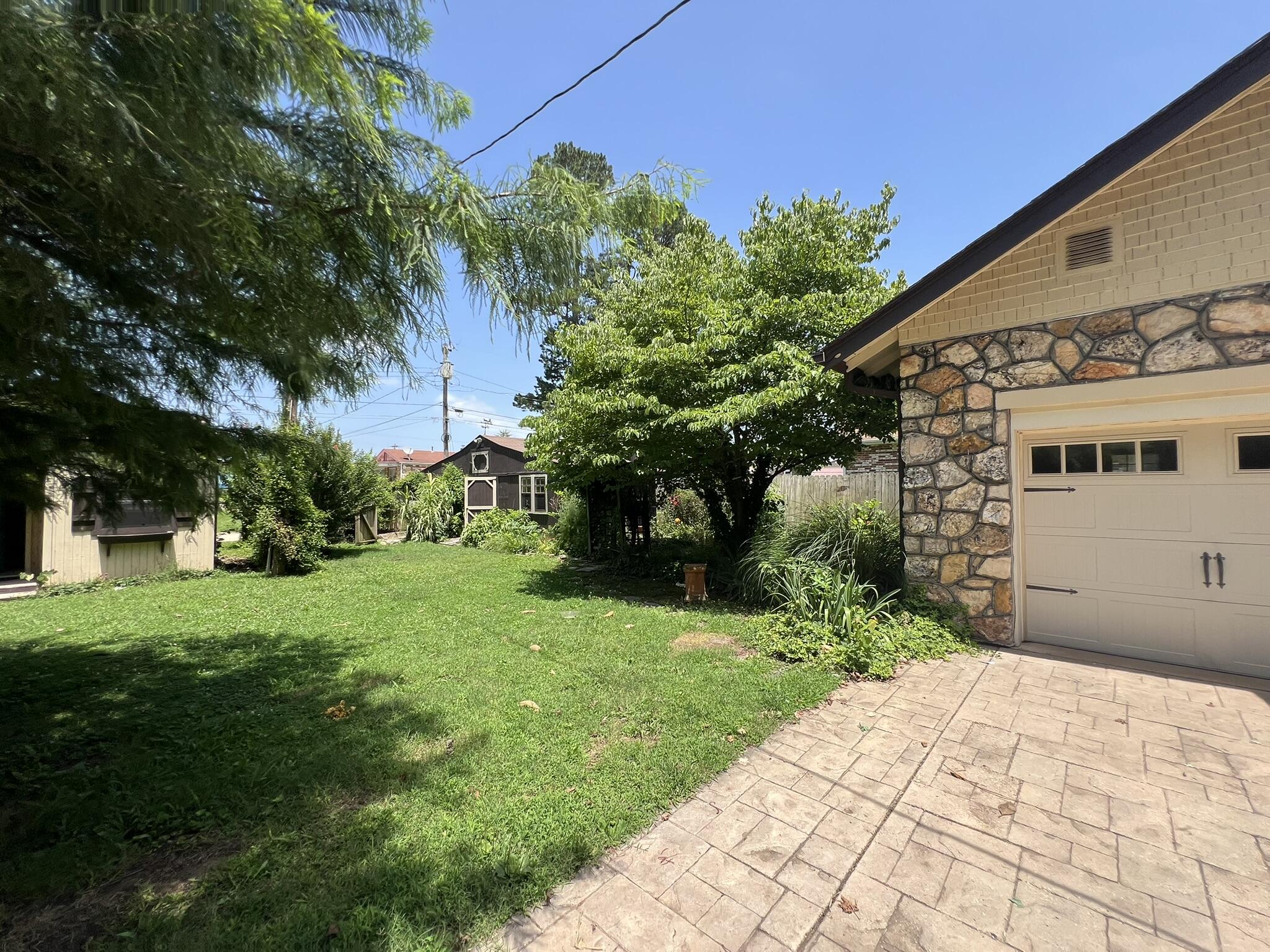 221 Monroe Street Property Photo 52
