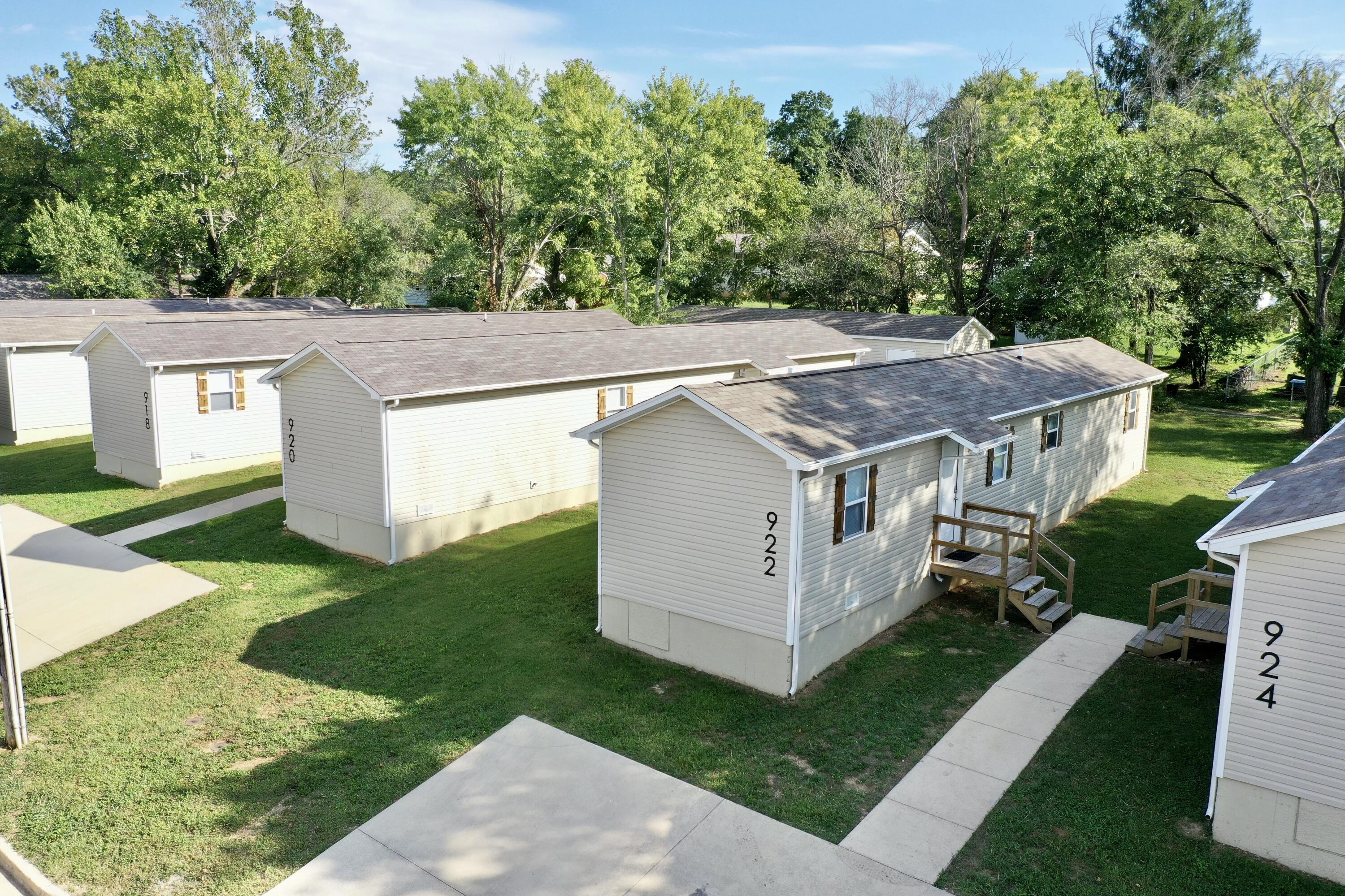 914-924 Renfrow Avenue Property Photo 3