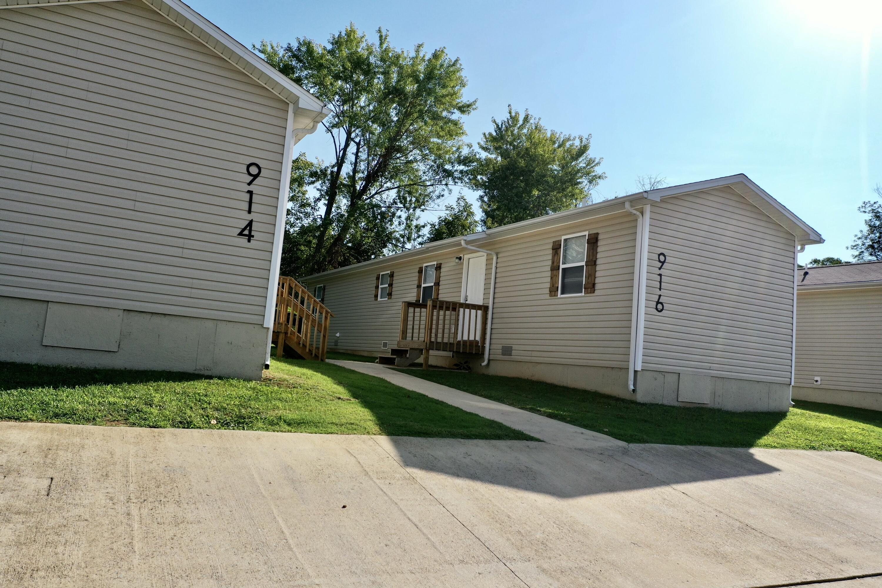 914-924 Renfrow Avenue Property Photo 81