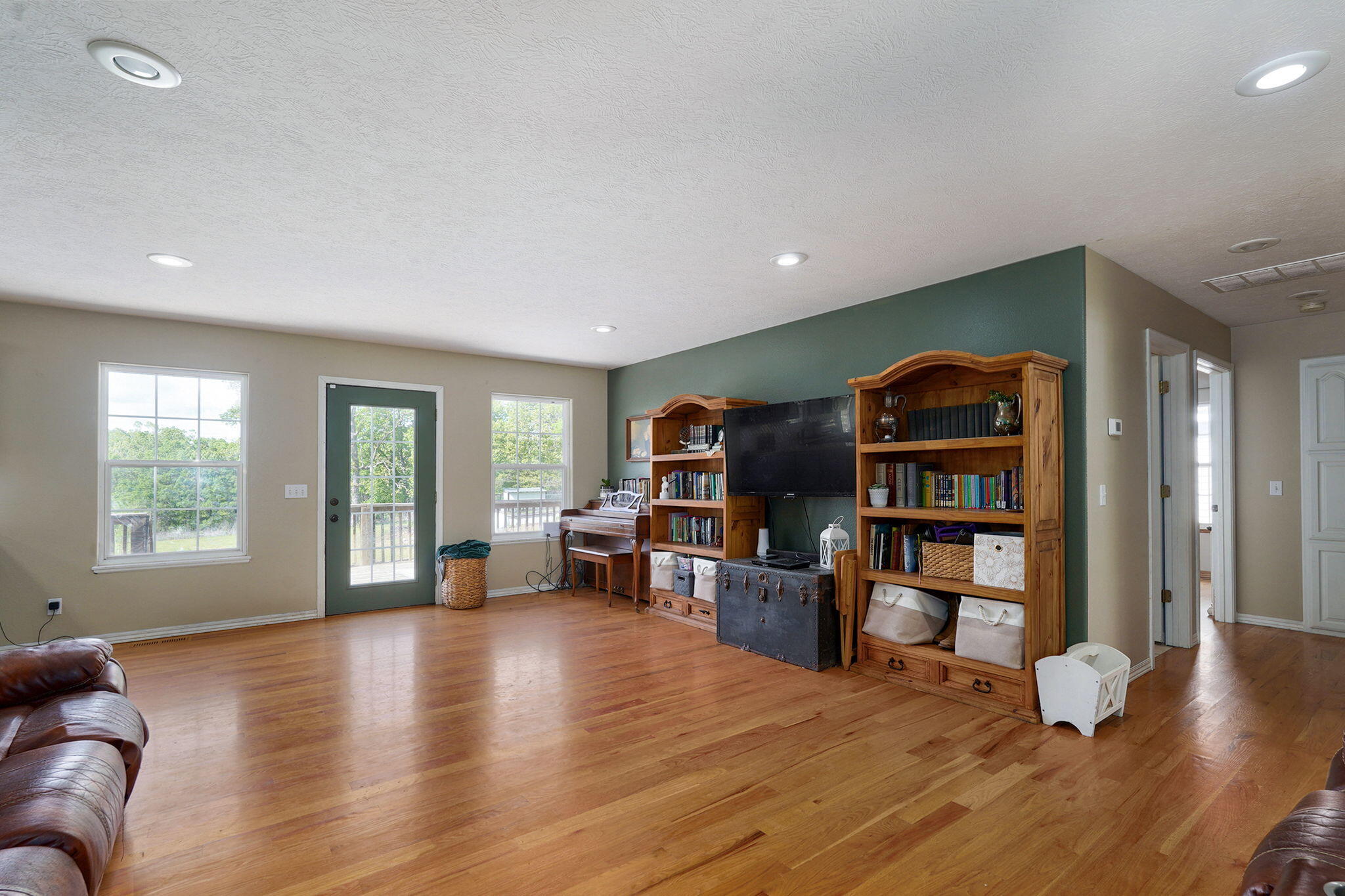 10614 Lawrence 2120 Property Photo 8