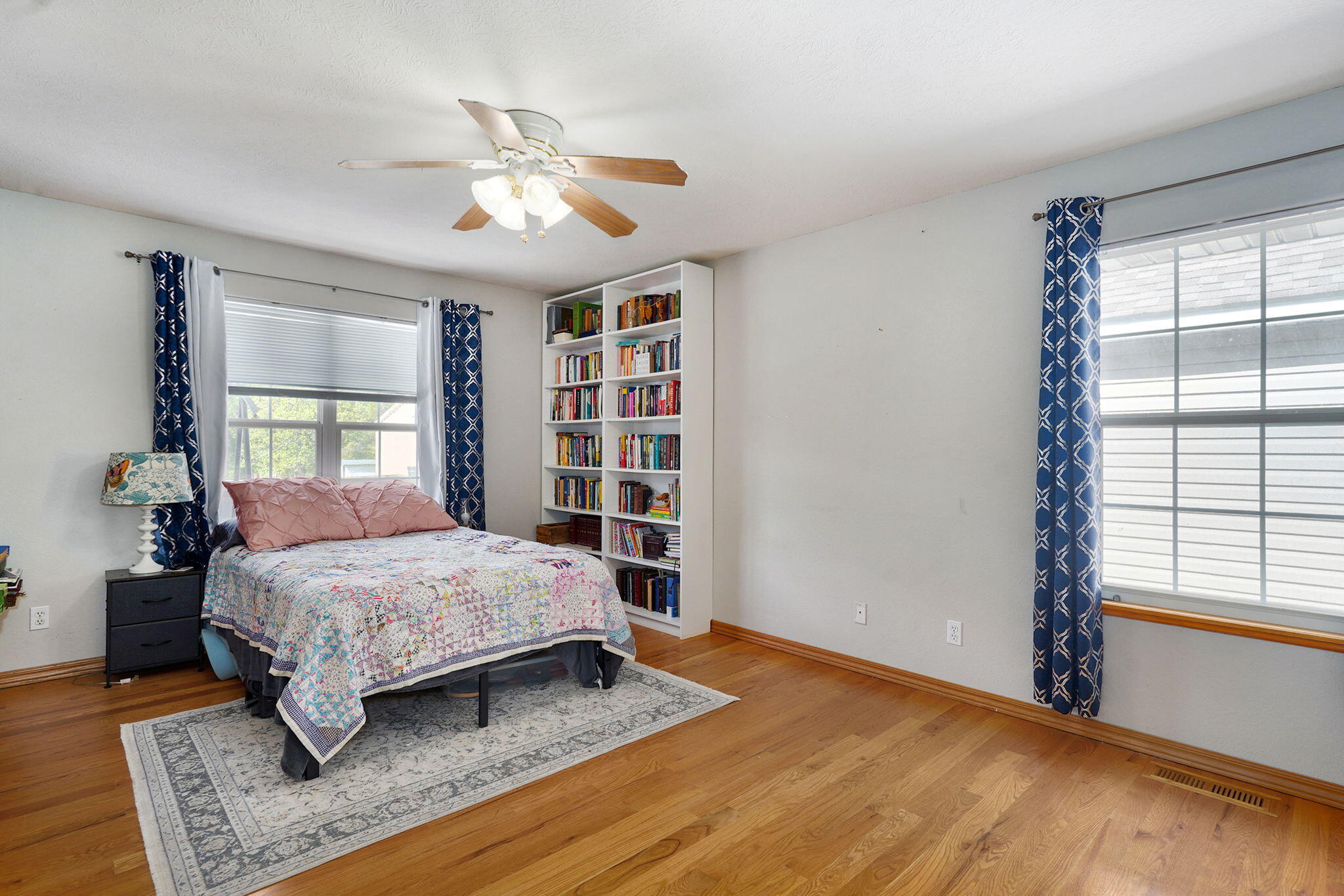 10614 Lawrence 2120 Property Photo 22