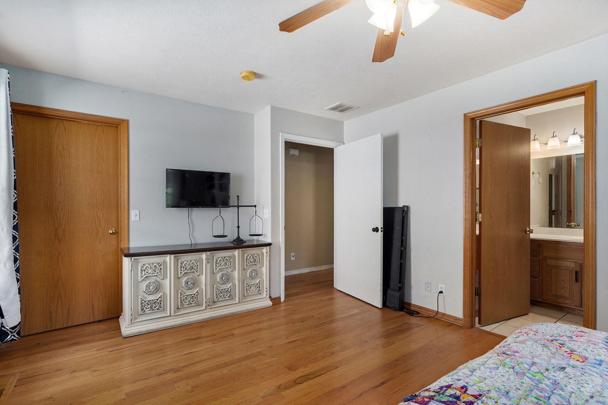 10614 Lawrence 2120 Property Photo 23