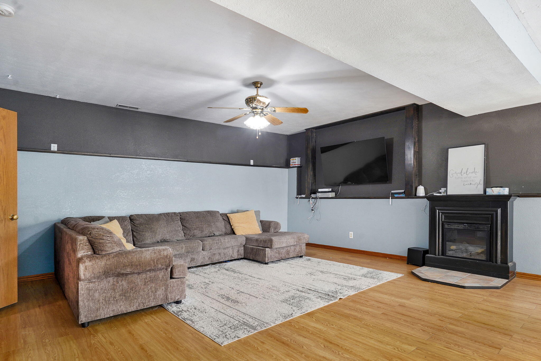 10614 Lawrence 2120 Property Photo 29