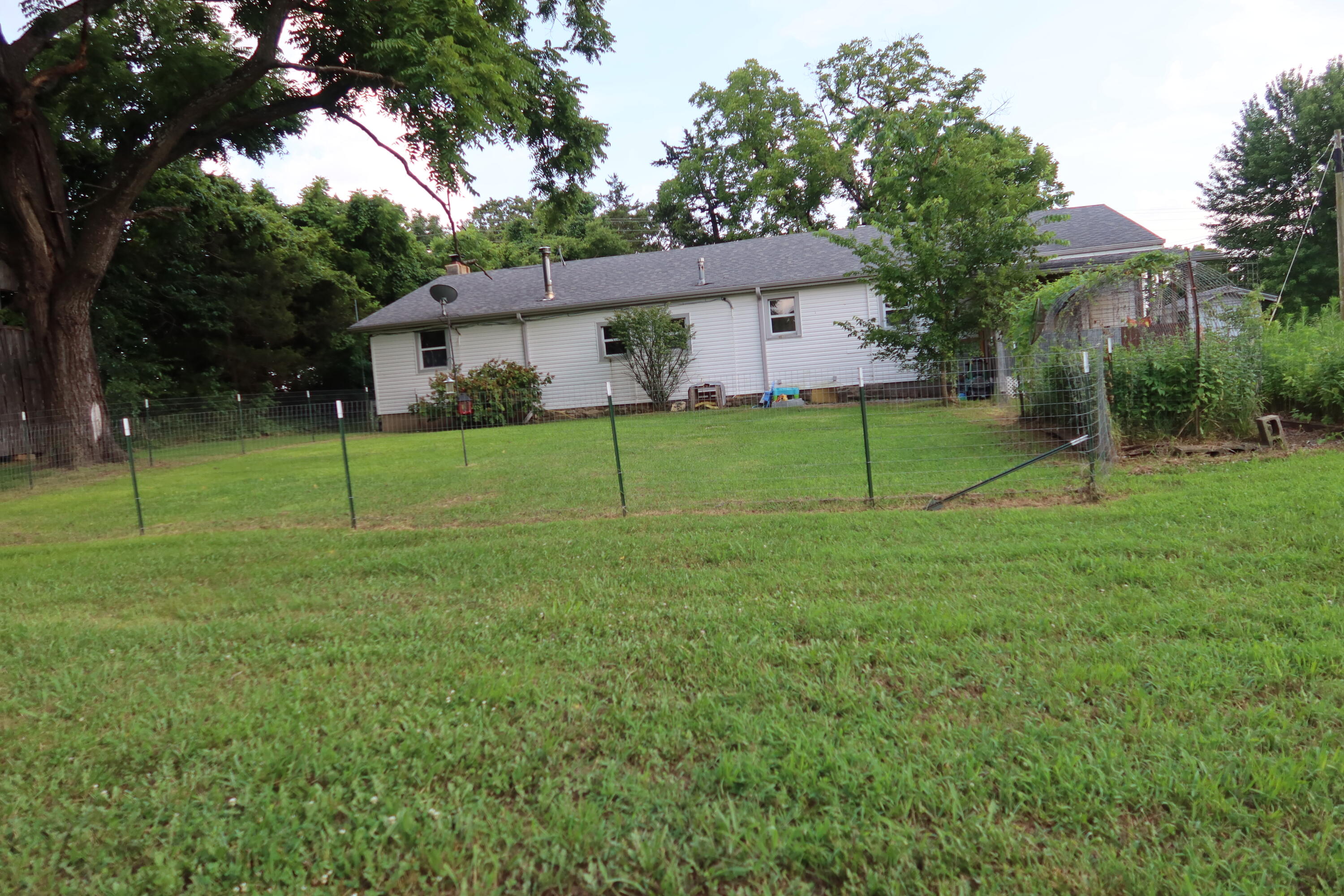 28076 Kings River Road Property Photo 3