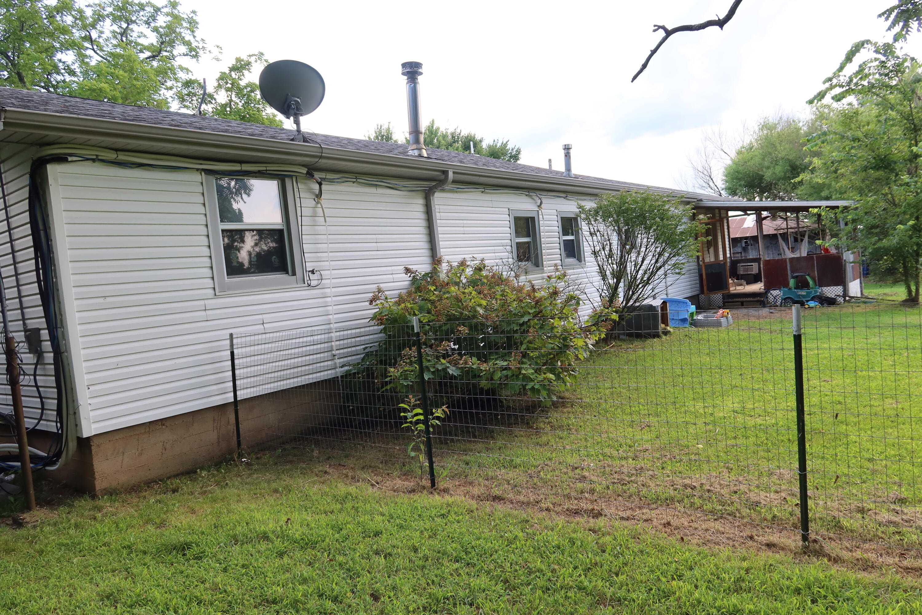 28076 Kings River Road Property Photo 4