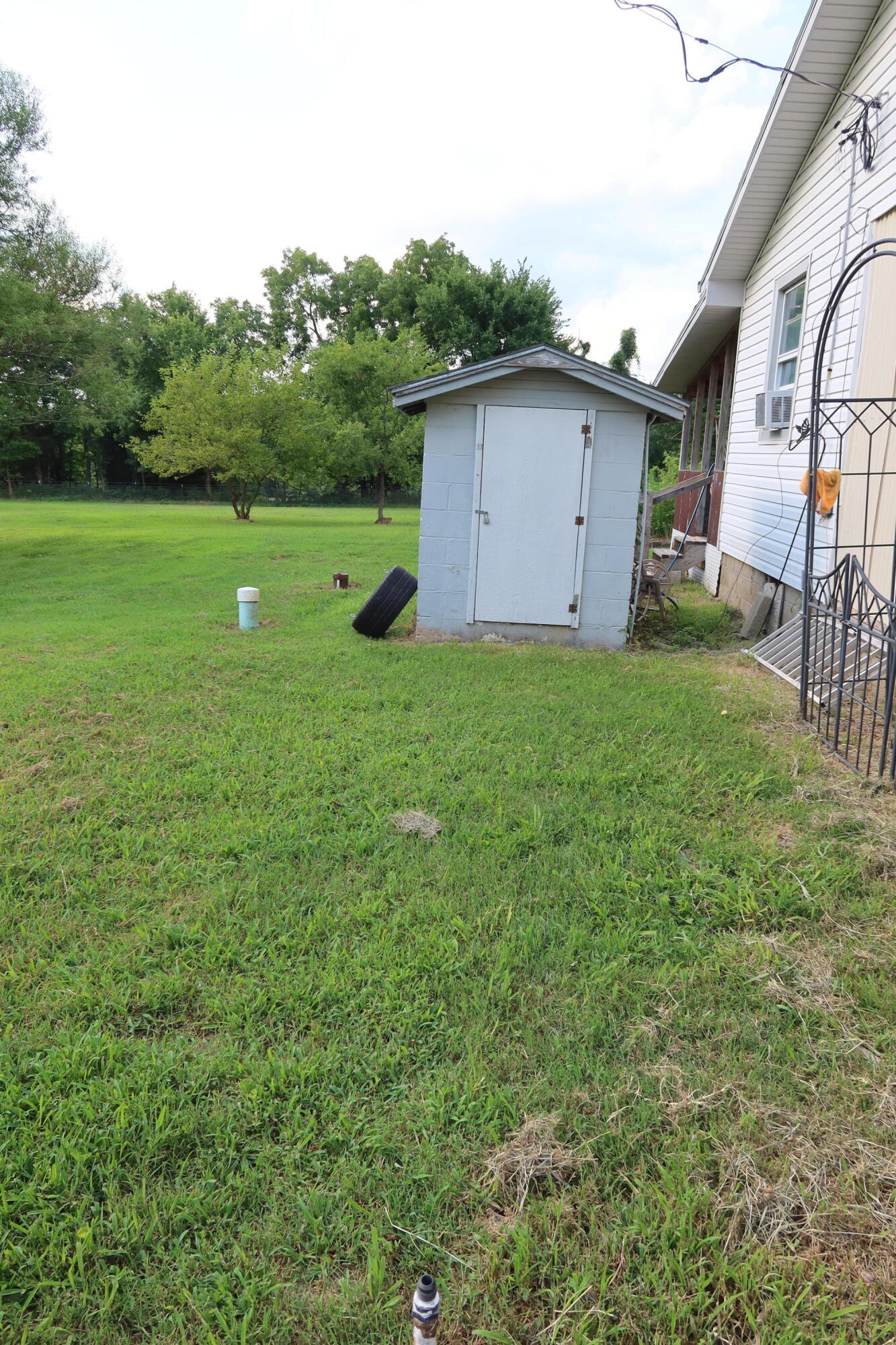 28076 Kings River Road Property Photo 6