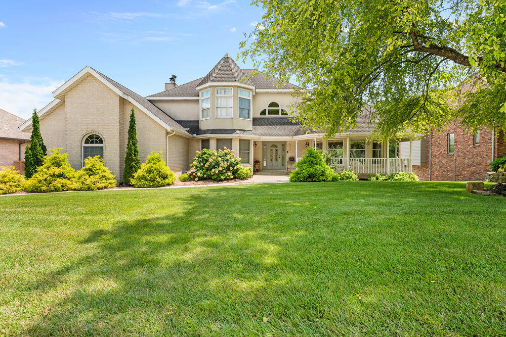4211 Greenbriar Drive Property Photo 1