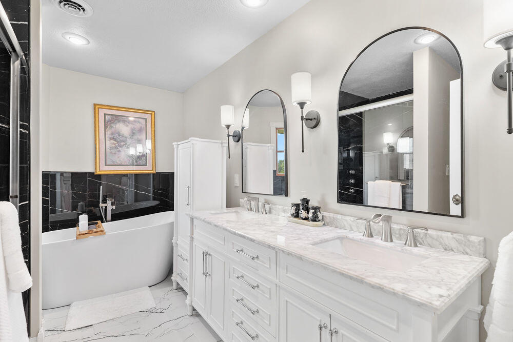 4211 Greenbriar Drive Property Photo 27