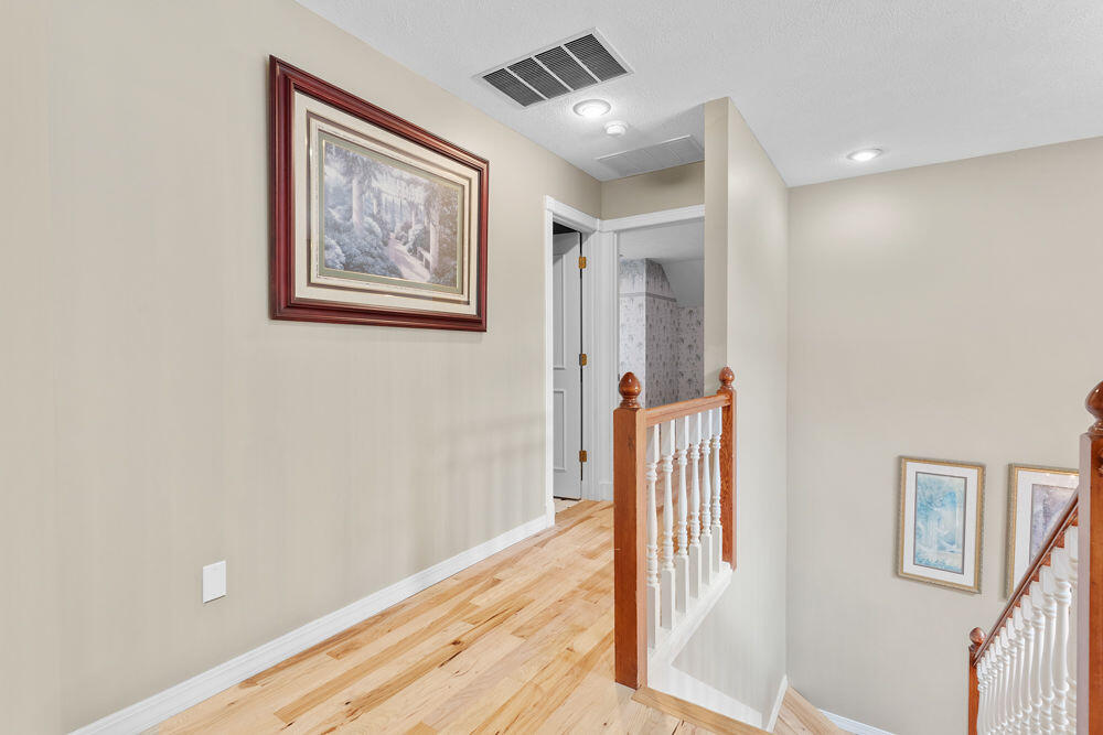 4211 Greenbriar Drive Property Photo 33