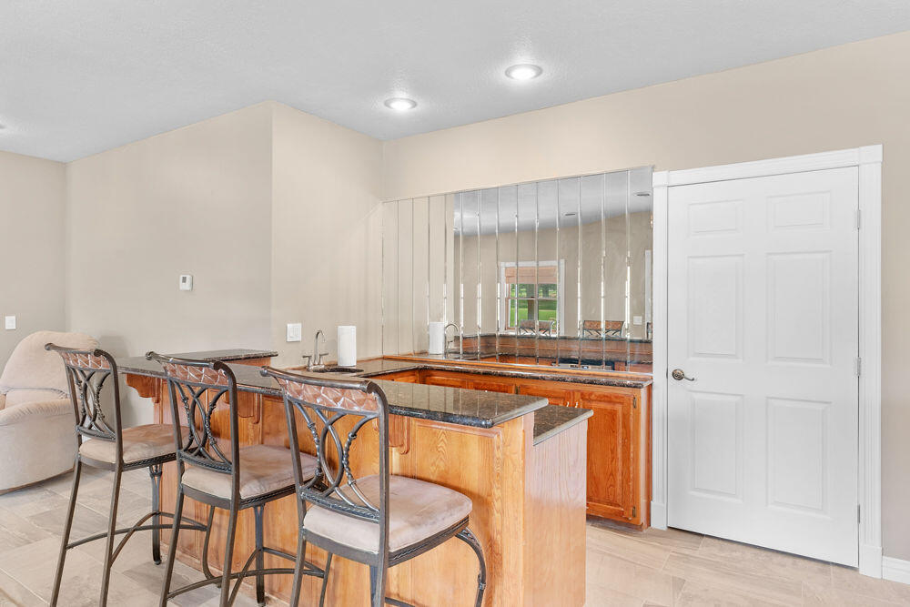 4211 Greenbriar Drive Property Photo 39