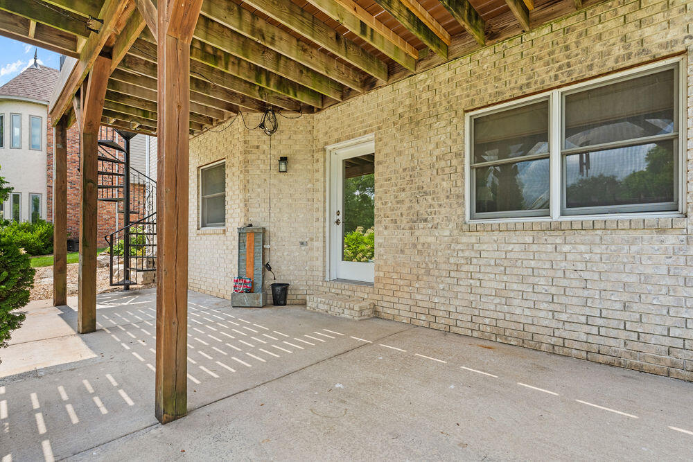 4211 Greenbriar Drive Property Photo 57