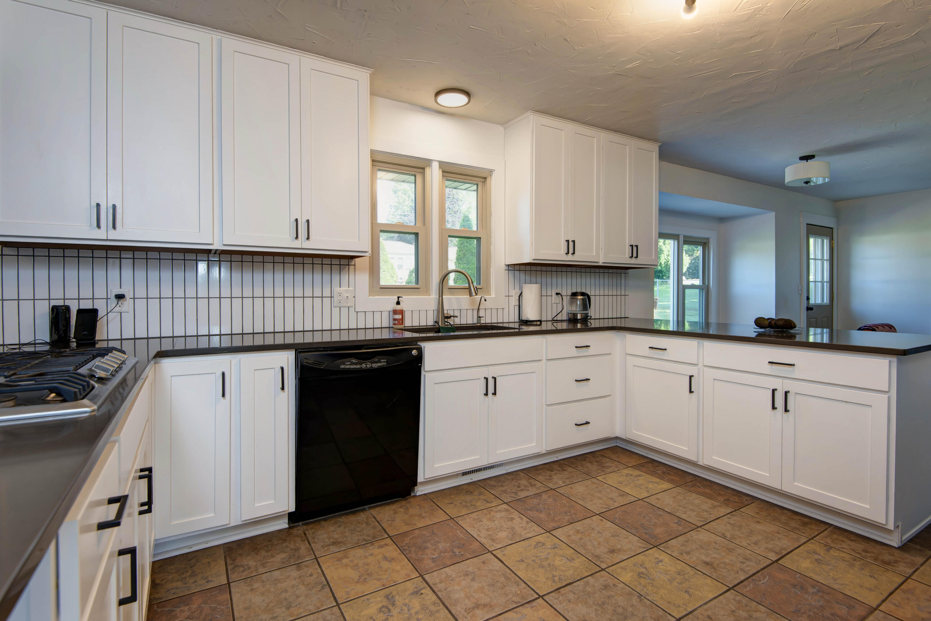 1433 South Charing Road Property Photo 7