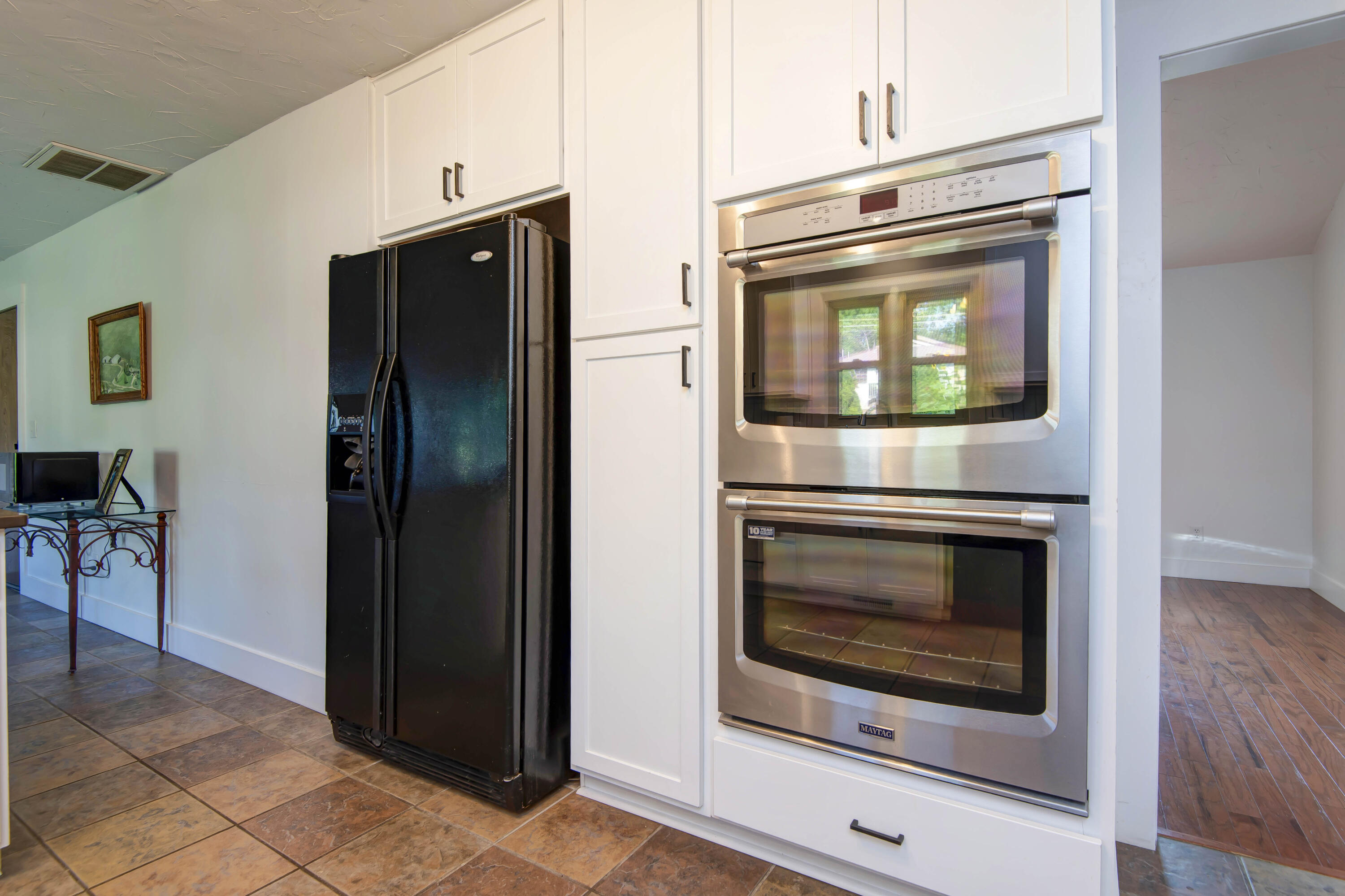 1433 South Charing Road Property Photo 9