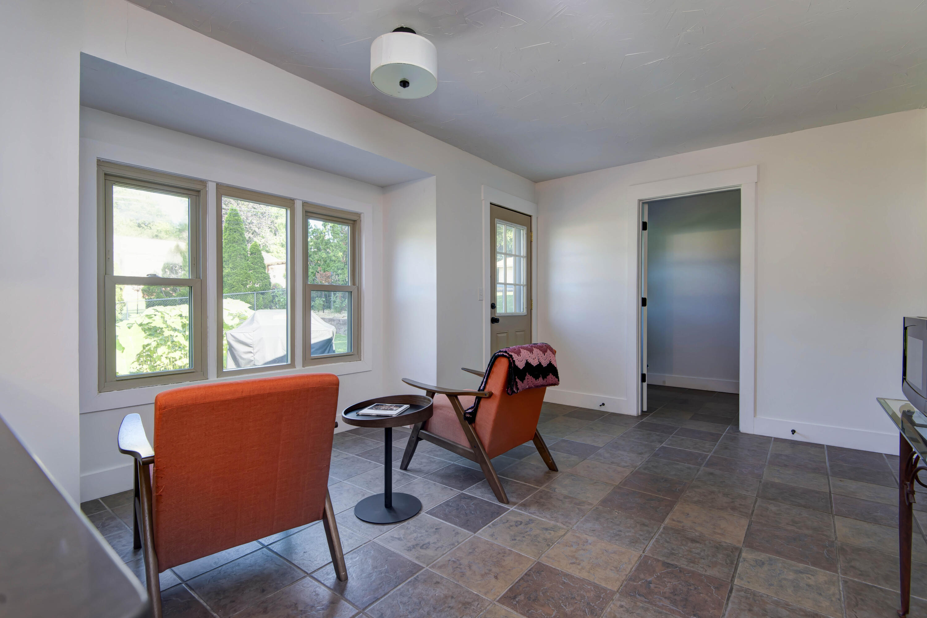 1433 South Charing Road Property Photo 10