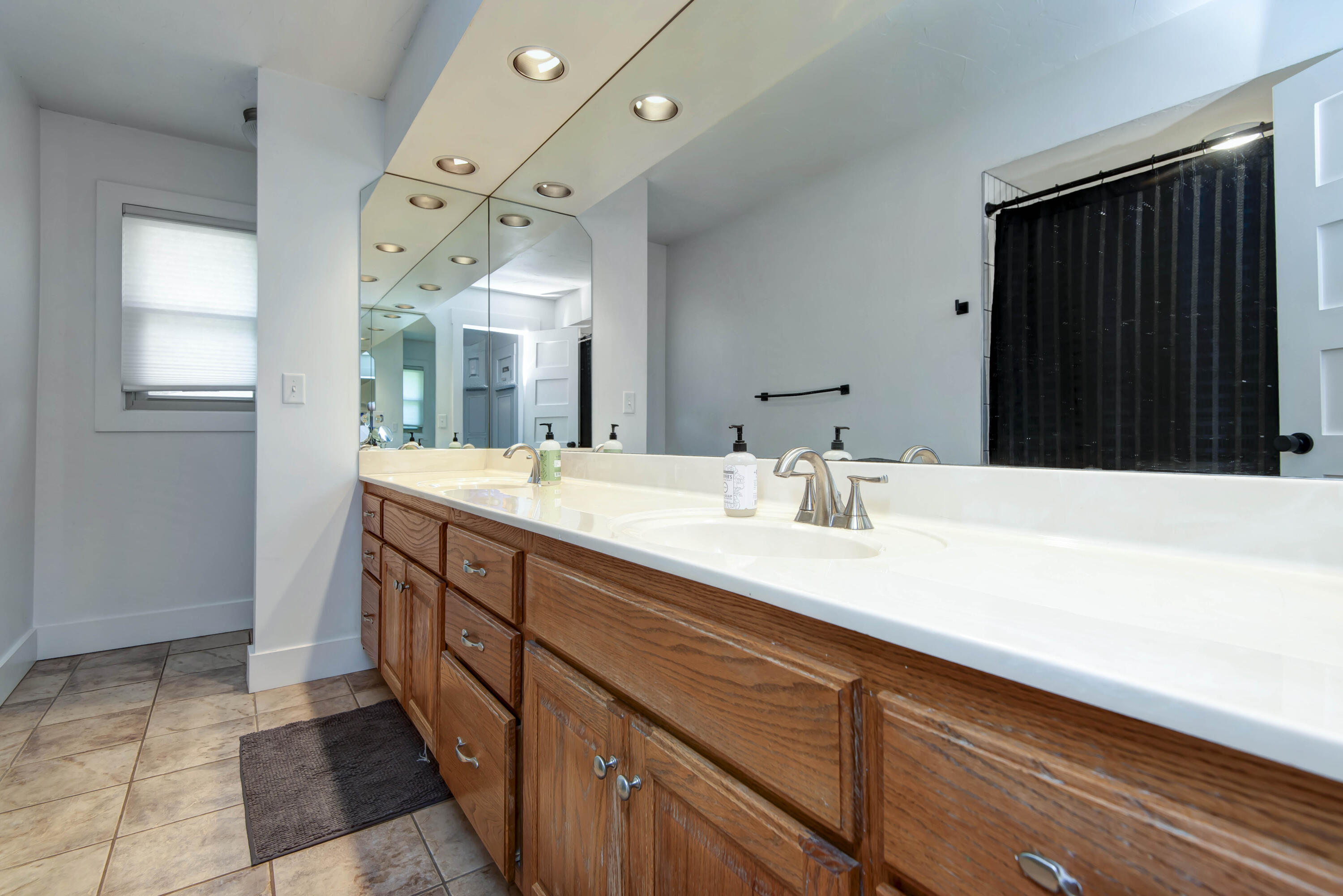 1433 South Charing Road Property Photo 17