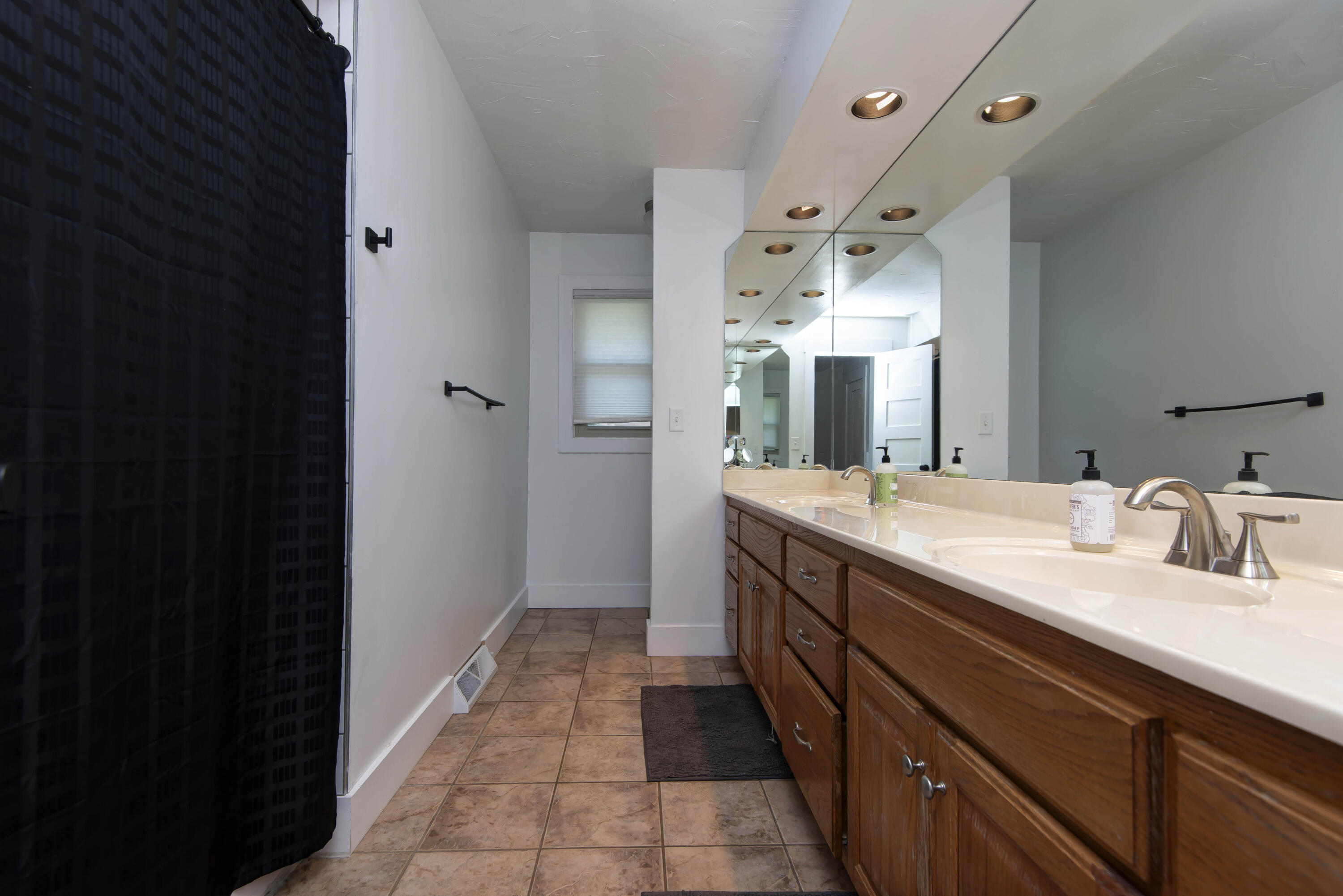 1433 South Charing Road Property Photo 18